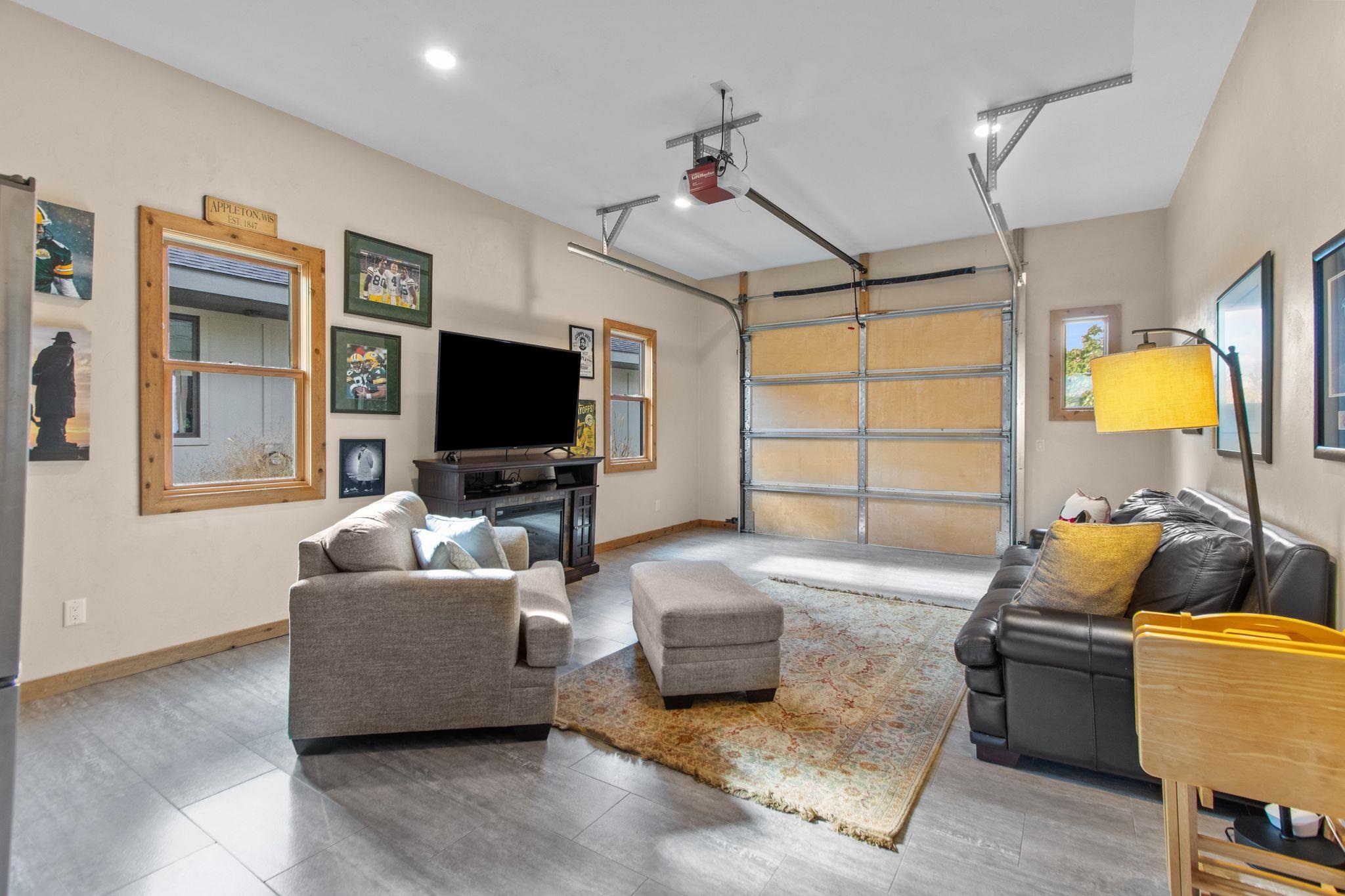 APPLETON, Wisconsin, 54913, United States, 3 Bedrooms Bedrooms, ,3 BathroomsBathrooms,Residential,For Sale,1987734