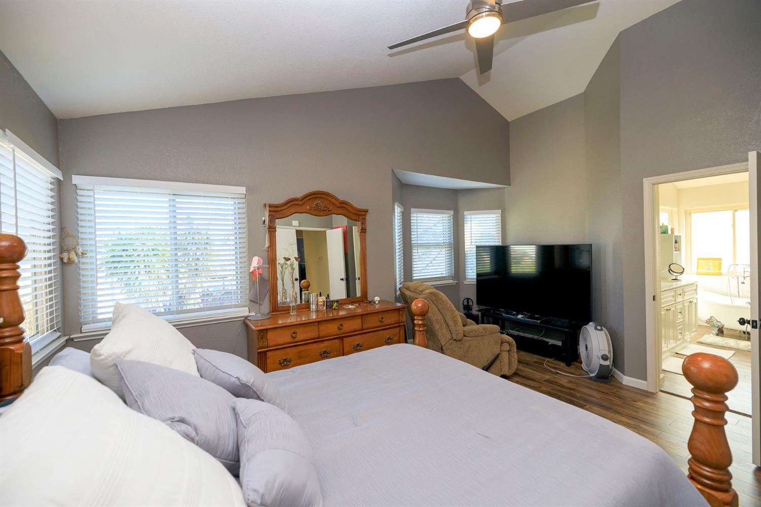 Tracy, California, 95376, United States, 4 Bedrooms Bedrooms, ,3 BathroomsBathrooms,Residential,For Sale,1980511