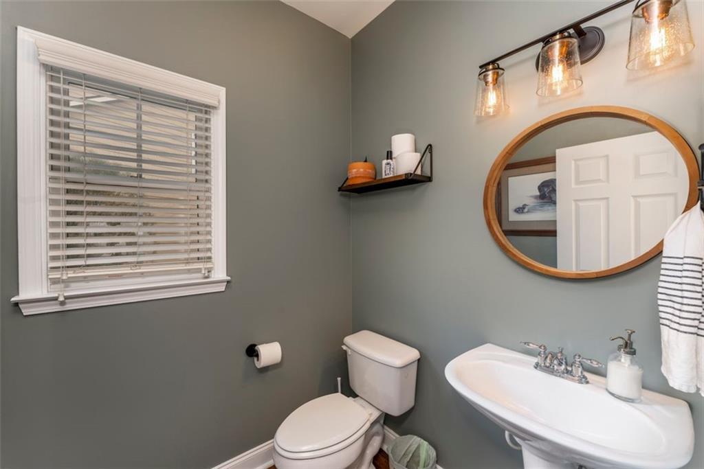 Marietta, Georgia, 30064, United States, 5 Bedrooms Bedrooms, ,5 BathroomsBathrooms,Residential,For Sale,2003371