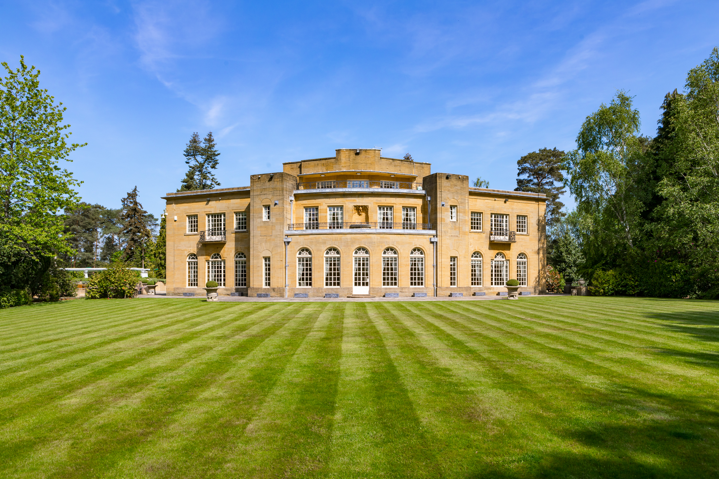  A Landmark Art Deco Estate on St George’s Hill - 物件實景