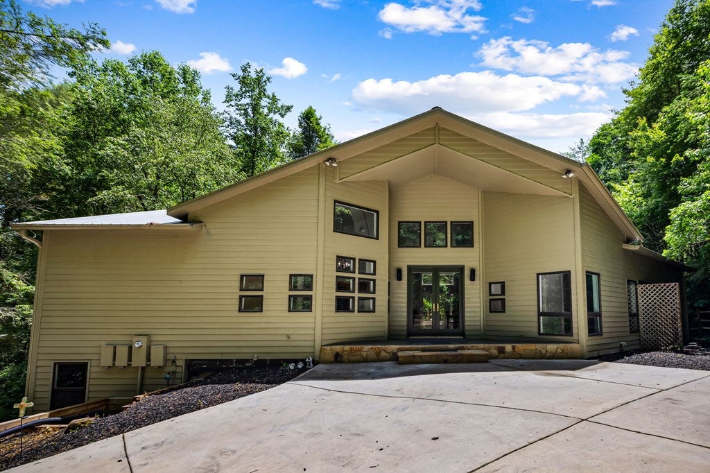 Ellijay, Georgia, 30540, United States, 5 Bedrooms Bedrooms, ,5 BathroomsBathrooms,Residential,For Sale,1868155