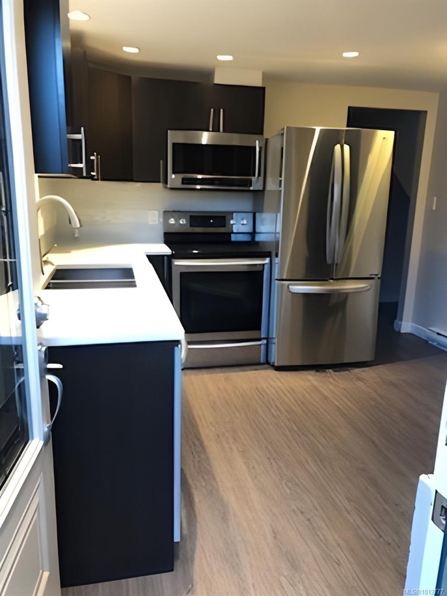 VIEW ROYAL, British Columbia, V9B 6N7, CA, 5 Bedrooms Bedrooms, ,Residential,For Sale,1951218