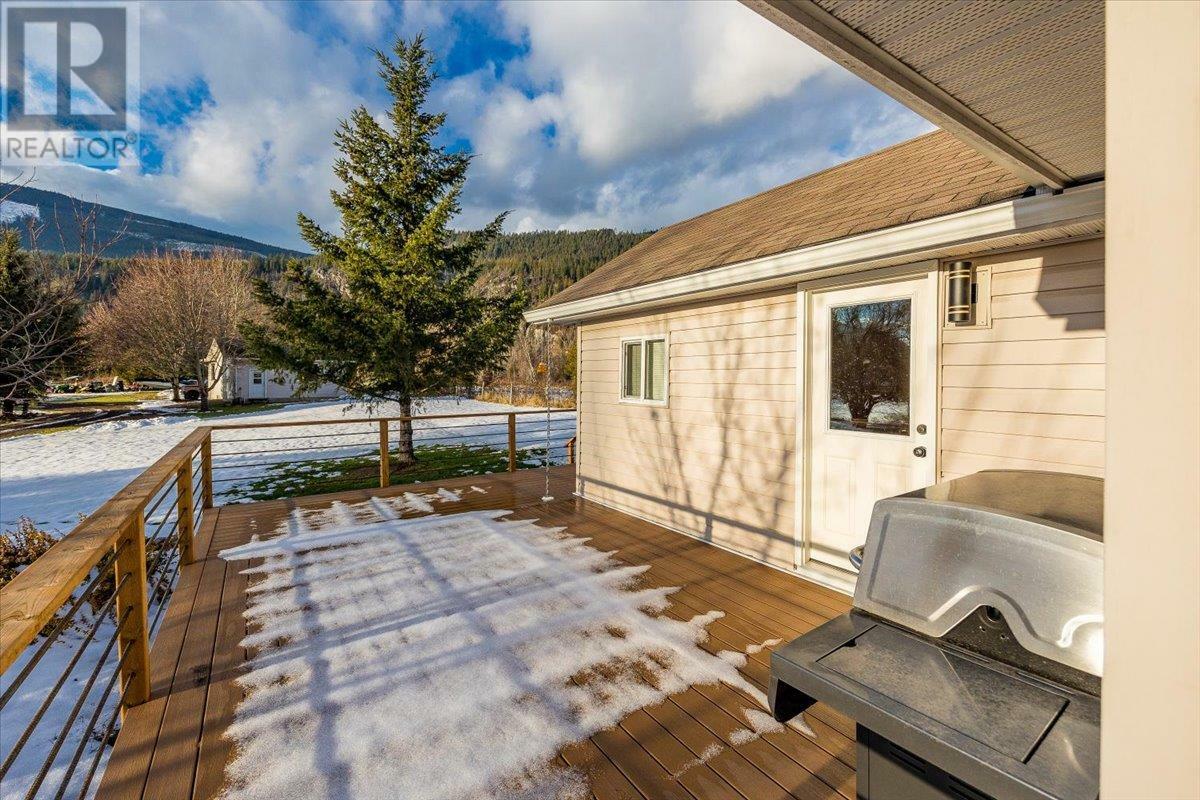 SICAMOUS, British Columbia, V0E 2V4, CA, 2 Bedrooms Bedrooms, ,2 BathroomsBathrooms,Residential,For Sale,1836920