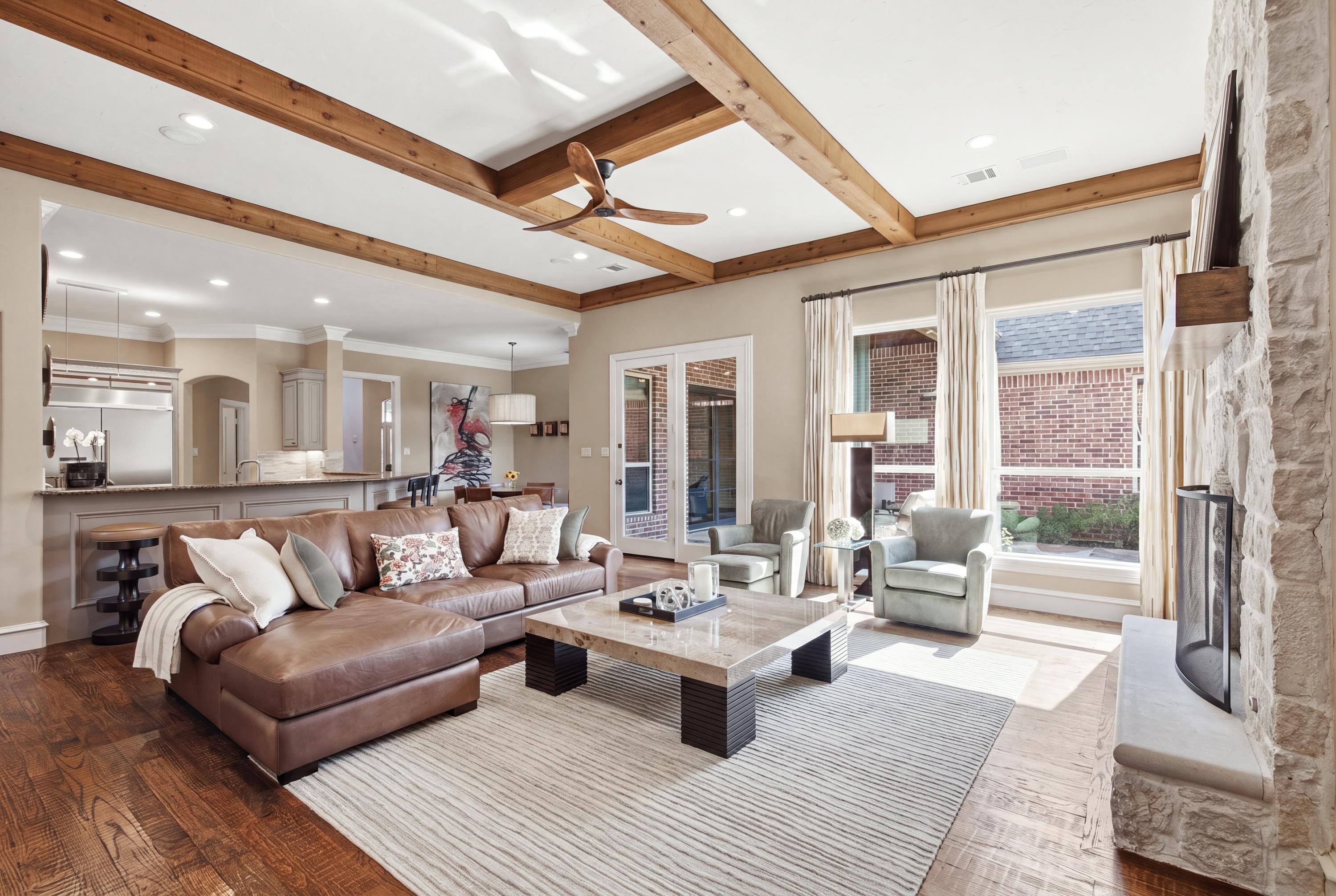 Preston Hollow Home with Pool, Primary Suite Down, 3-Car Garage & Solar - 物件實景