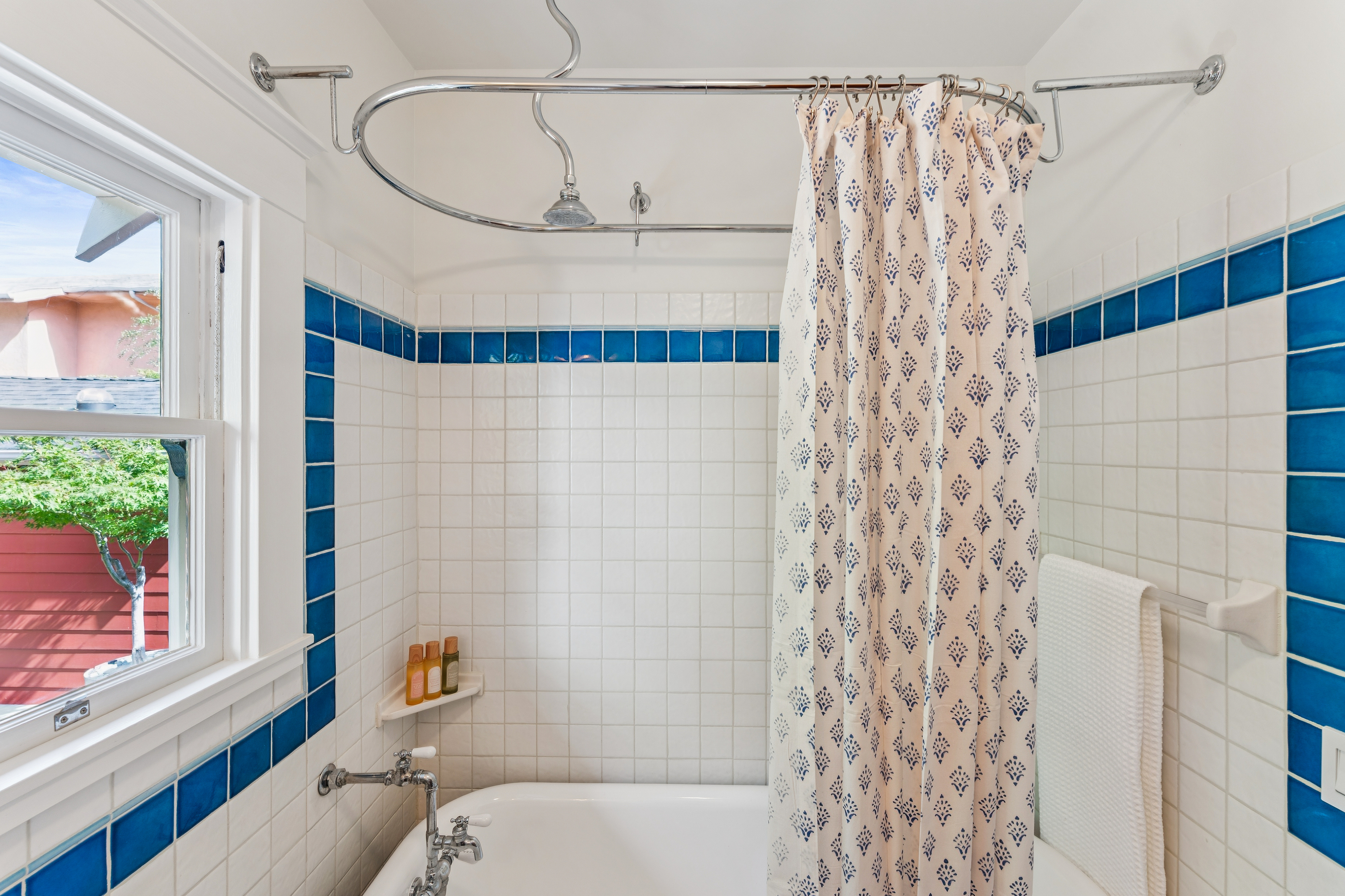  A True Rockridge Classic — Rich in Detail, Ready for Its Next Chapter - 物件實景