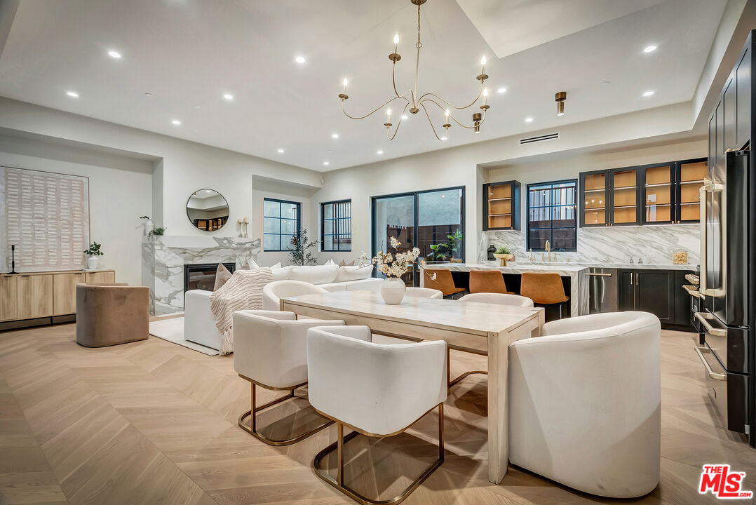 West Hollywood, California, 90069, United States, 3 Bedrooms Bedrooms, ,3 BathroomsBathrooms,Residential,For Sale,1999893