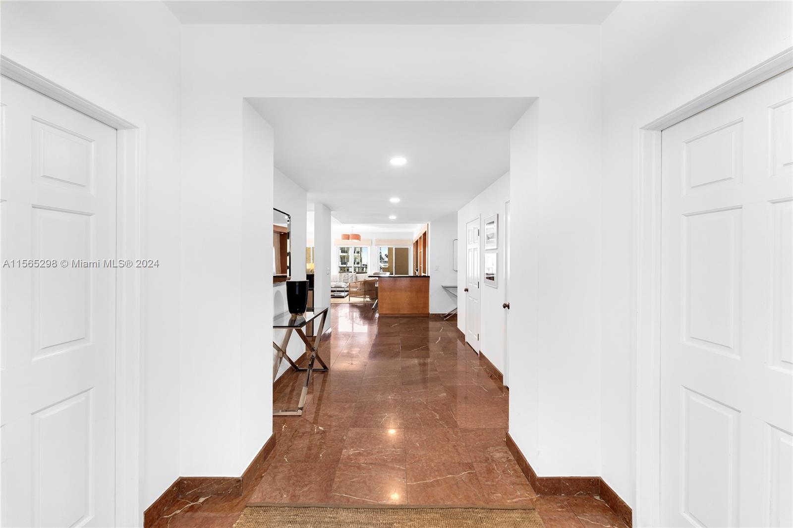 Miami Beach, Florida, 33109, United States, 3 Bedrooms Bedrooms, ,4 BathroomsBathrooms,Residential,For Sale,1926263