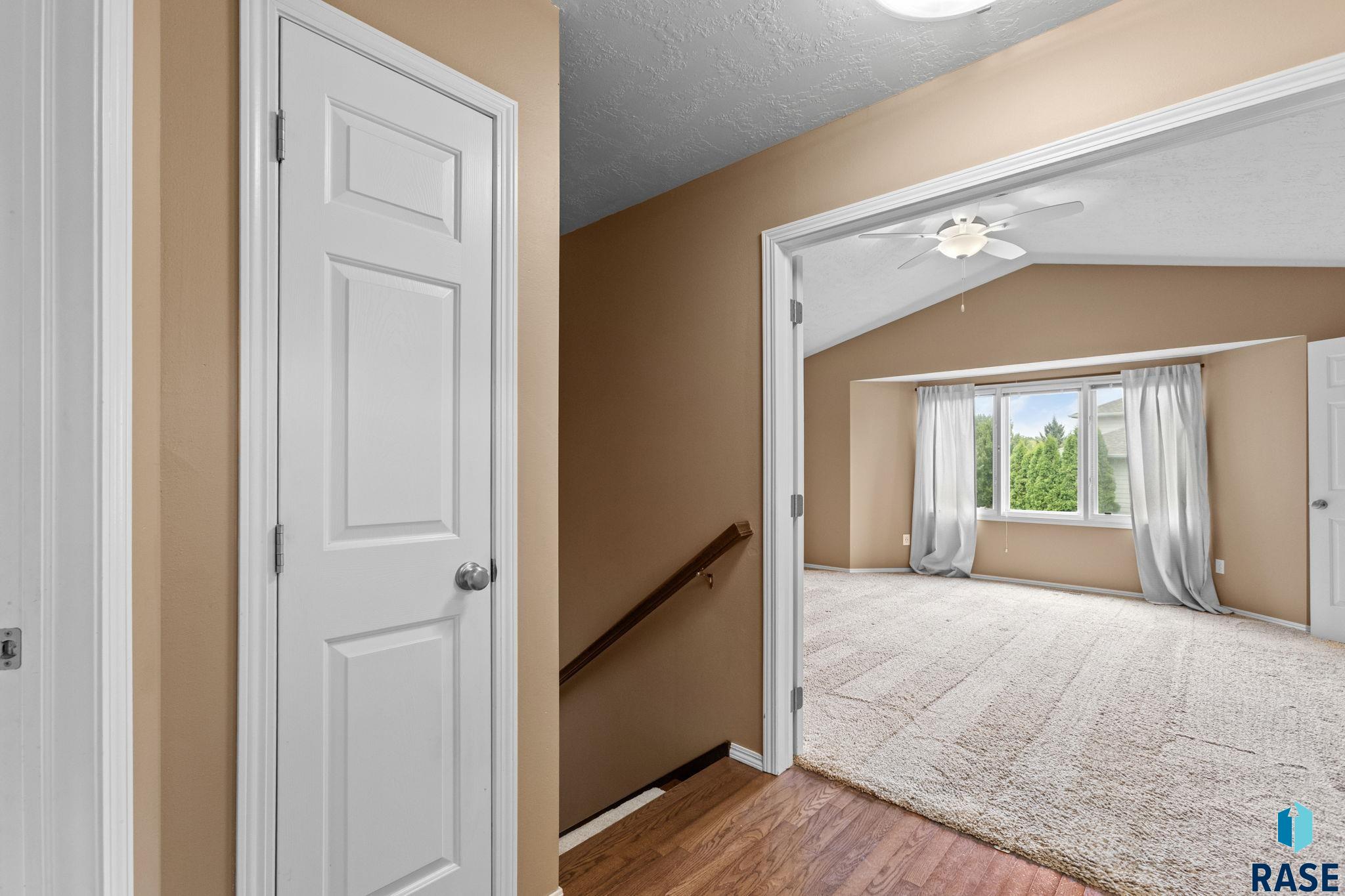 Sioux Falls, South Dakota, 57103, United States, 5 Bedrooms Bedrooms, ,2 BathroomsBathrooms,Residential,For Sale,1908912