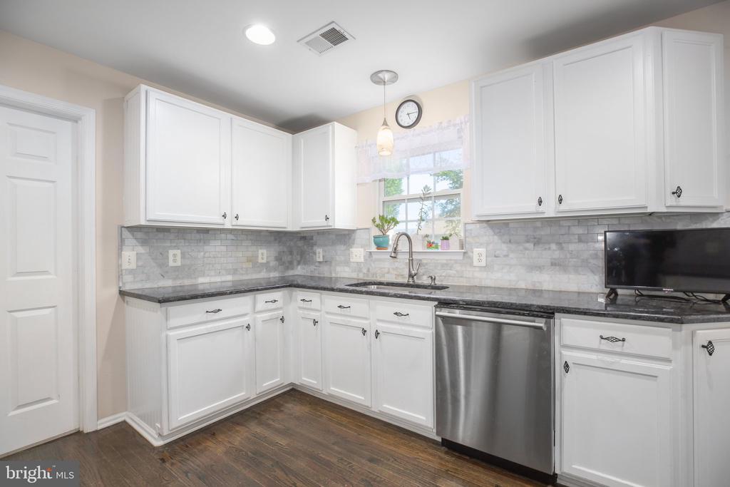 Fredericksburg, Virginia, 22406, United States, 4 Bedrooms Bedrooms, ,3 BathroomsBathrooms,Residential,For Sale,1934657