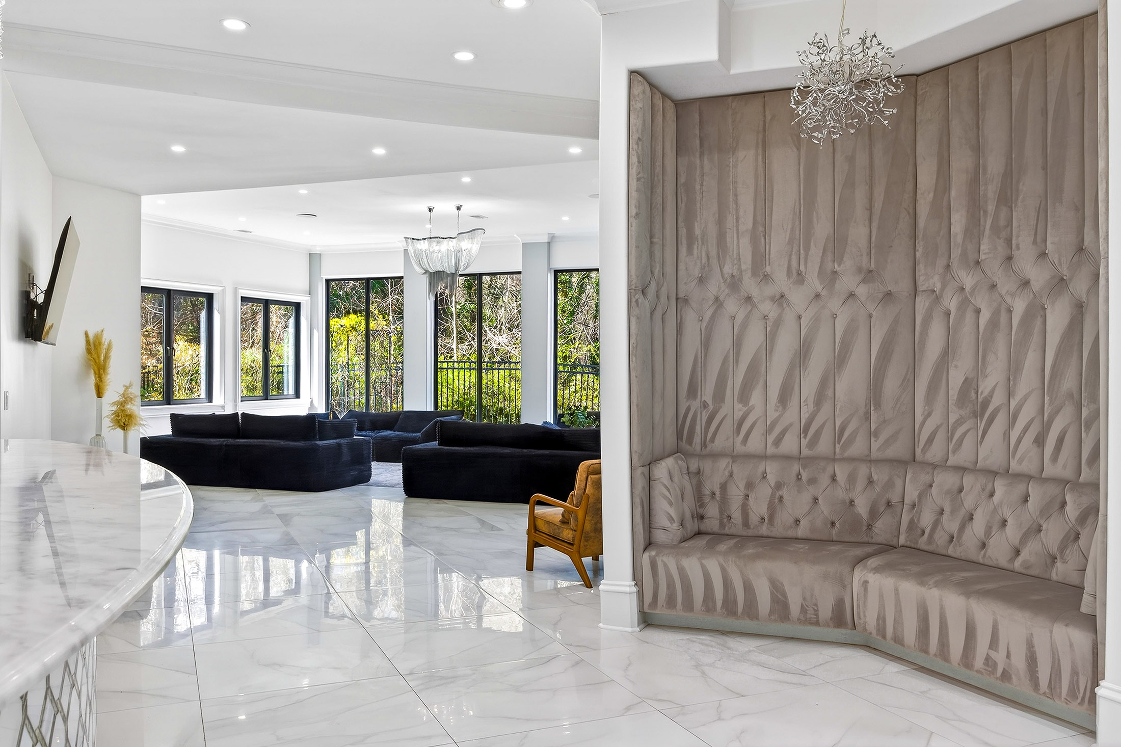  Exceptional Gated Estate with Resort-caliber Grounds - 物件實景