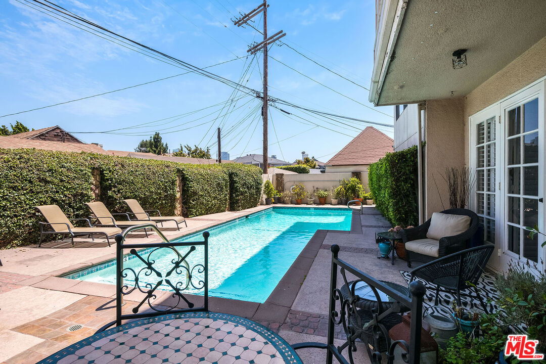 Los Angeles, California, 90024, United States, 2 Bedrooms Bedrooms, ,2 BathroomsBathrooms,Residential,For Sale,1908250