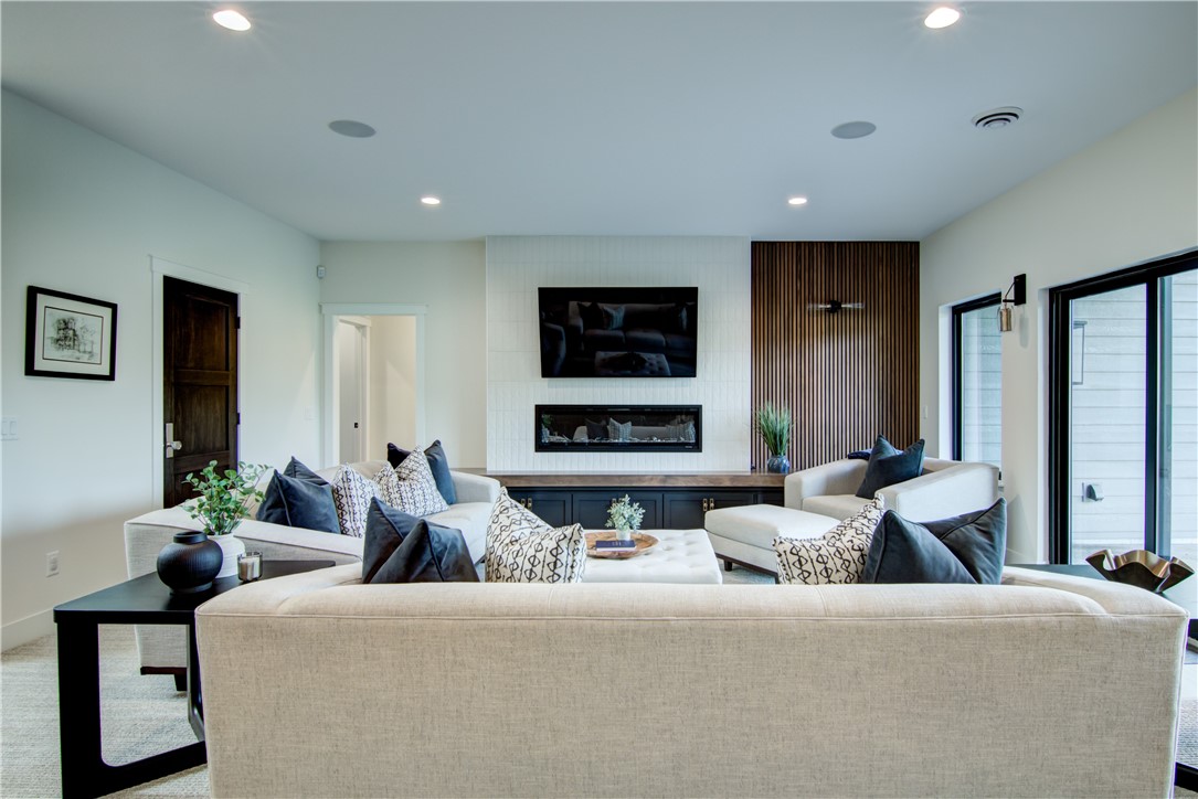 Eleva, Wisconsin, 54738, United States, 5 Bedrooms Bedrooms, ,4 BathroomsBathrooms,Residential,For Sale,1981879