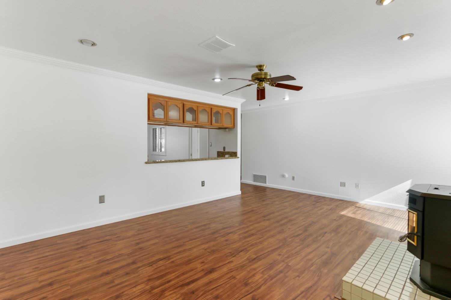 Elk Grove, California, 95624, United States, 4 Bedrooms Bedrooms, ,3 BathroomsBathrooms,Residential,For Sale,1987914