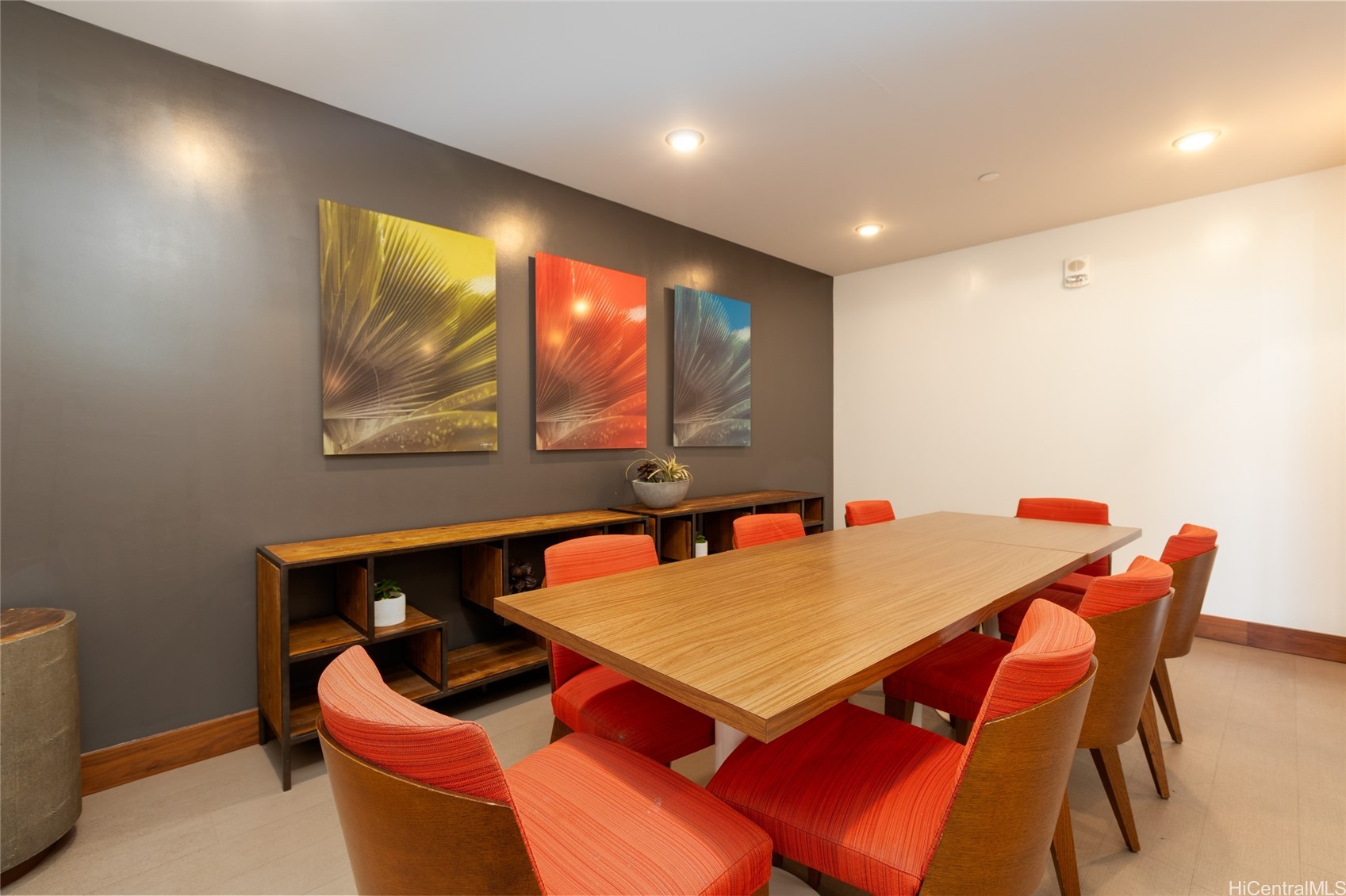 Honolulu, Hawaii, 96825, United States, 2 Bedrooms Bedrooms, ,2 BathroomsBathrooms,Residential,For Sale,1875289