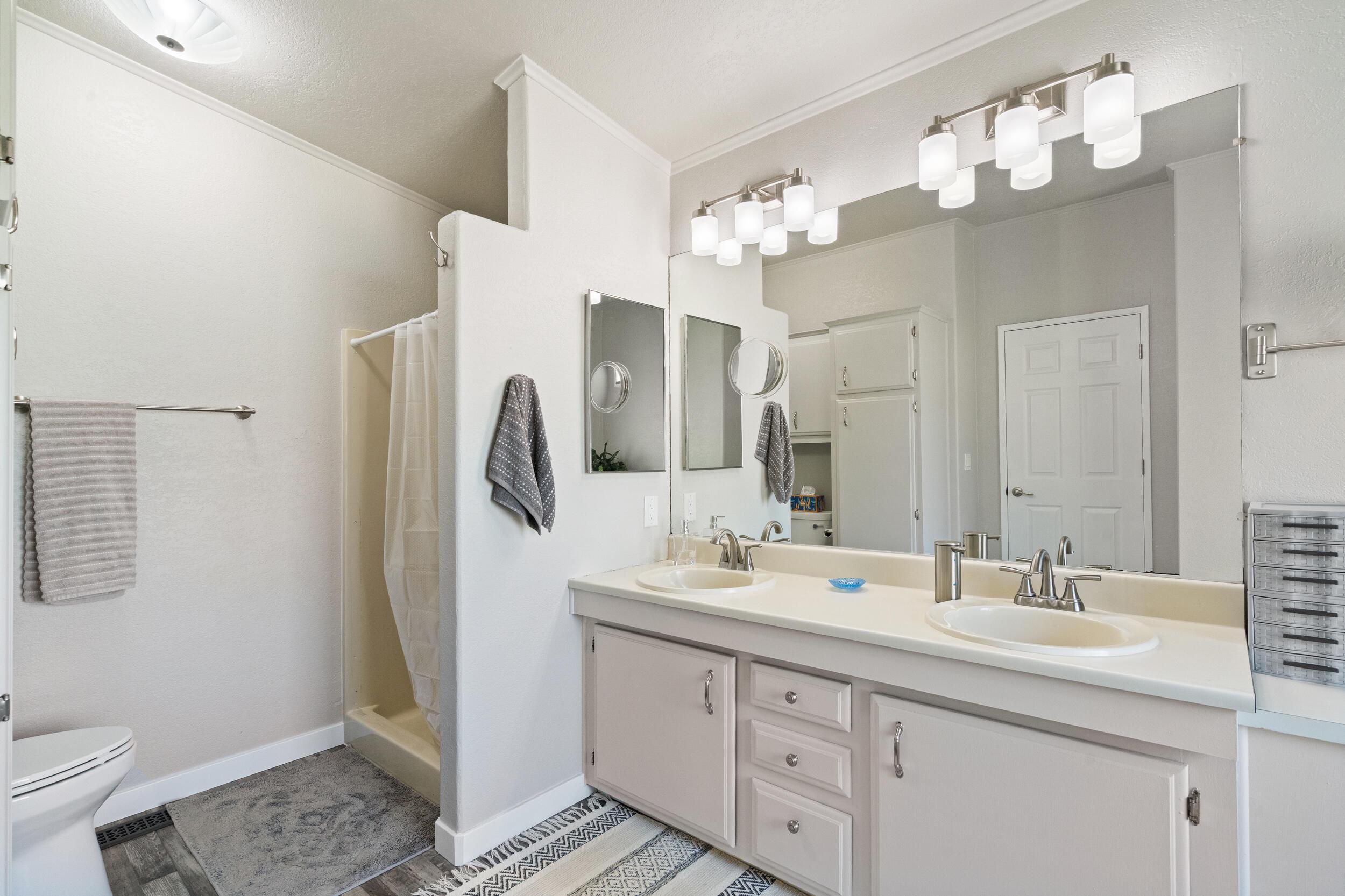 Terra Bella, California, 93270, United States, 3 Bedrooms Bedrooms, ,2 BathroomsBathrooms,Residential,For Sale,1981595