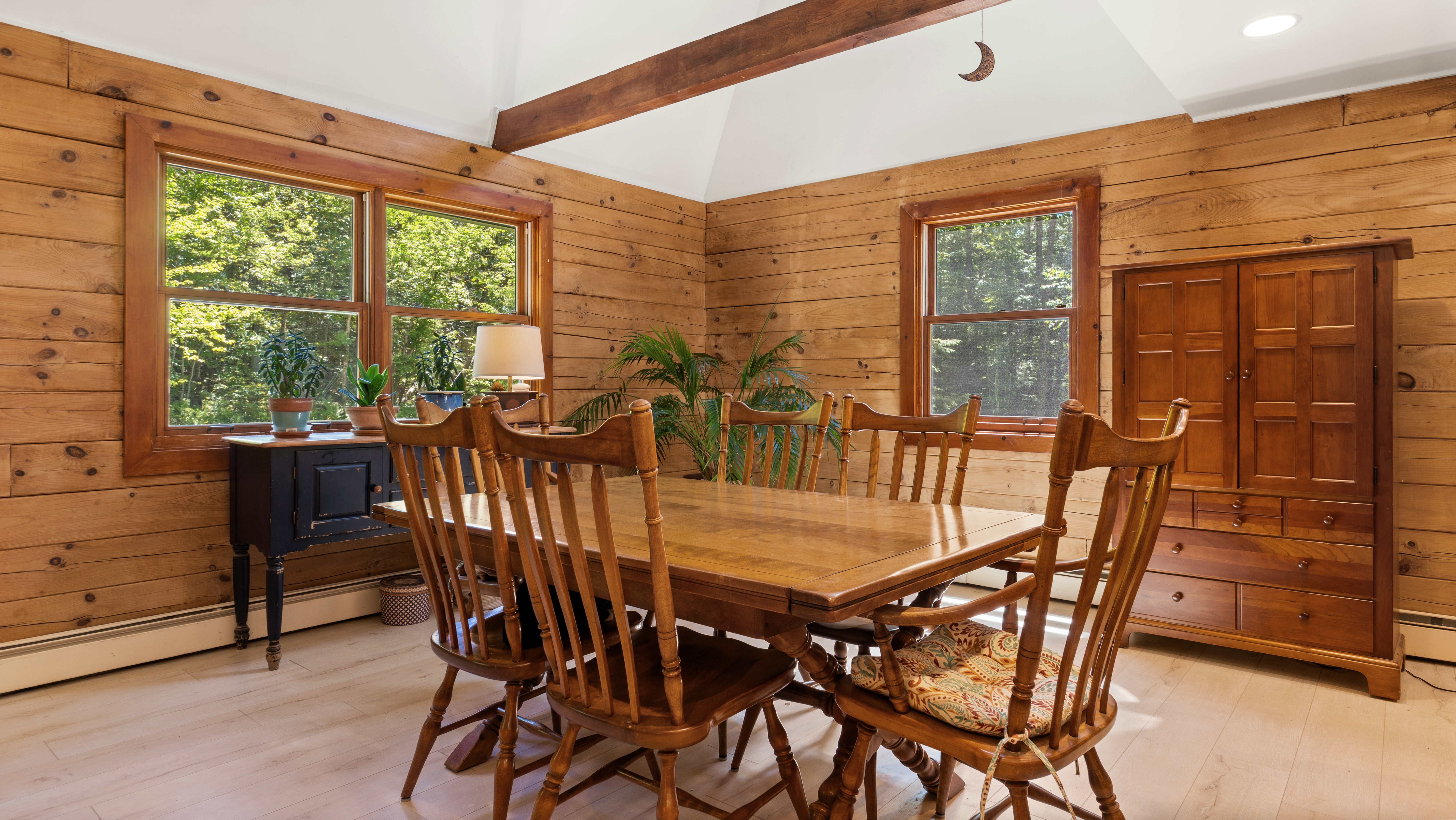  Wooded Privacy in Beautiful Lake Community - 物件實景