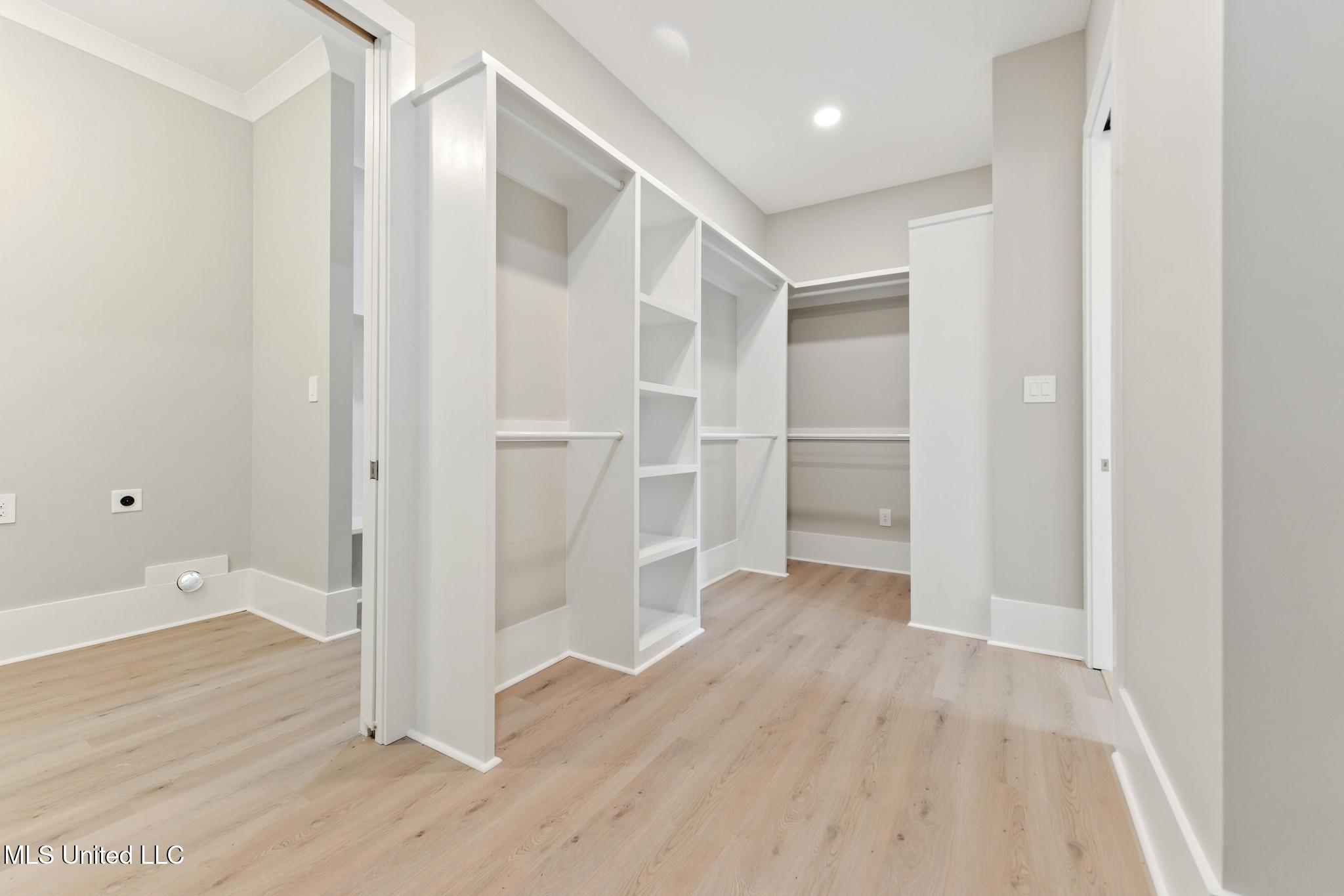 Gulfport, Mississippi, 39503, United States, 3 Bedrooms Bedrooms, ,2 BathroomsBathrooms,Residential,For Sale,1784044