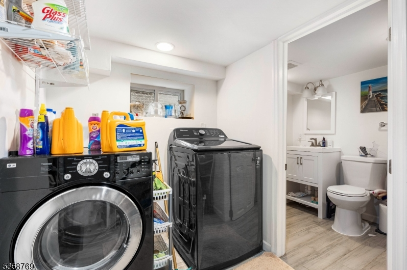 Union, New Jersey, 07083, United States, 3 Bedrooms Bedrooms, ,3 BathroomsBathrooms,Residential,For Sale,1885443
