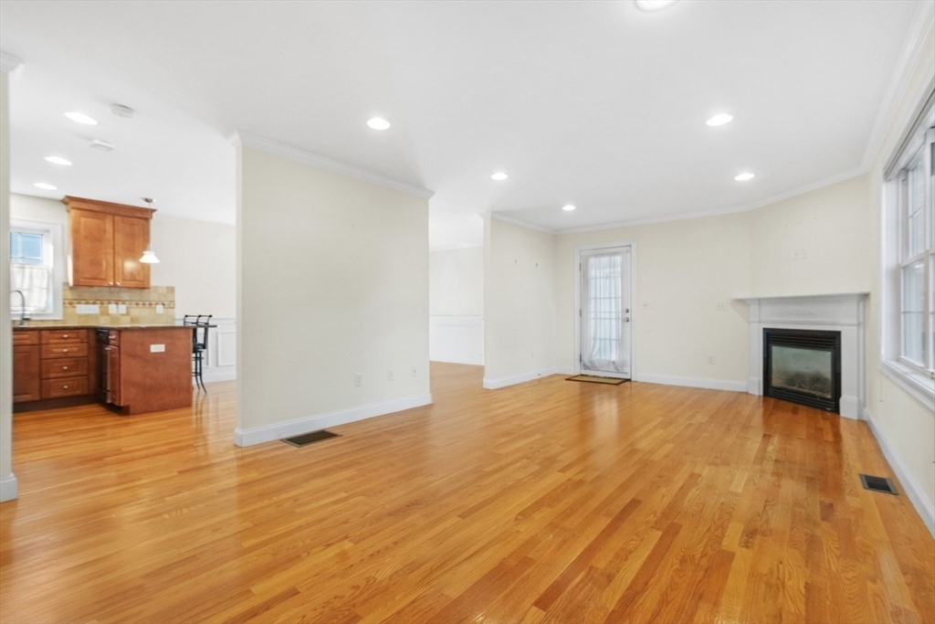 Watertown, Massachusetts, 02472, United States, 3 Bedrooms Bedrooms, ,3 BathroomsBathrooms,Residential,For Sale,1938962