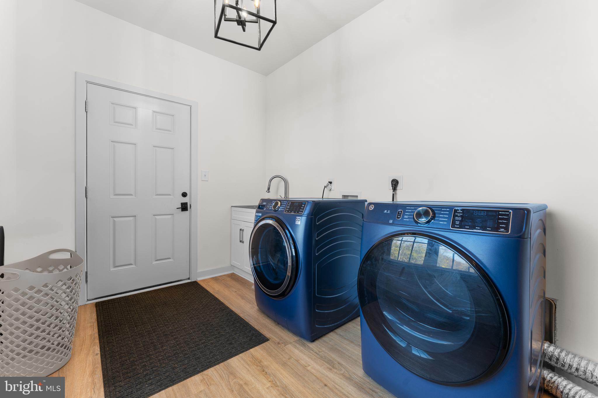 Culpeper, Virginia, 22701, United States, 3 Bedrooms Bedrooms, ,4 BathroomsBathrooms,Residential,For Sale,1984600