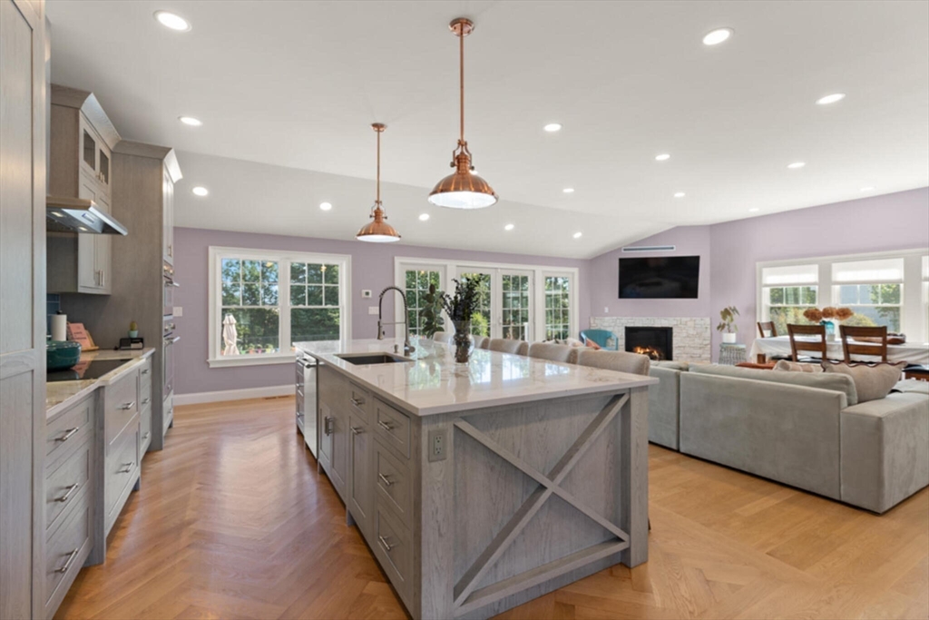 Braintree, Massachusetts, 02184, United States, 3 Bedrooms Bedrooms, ,5 BathroomsBathrooms,Residential,For Sale,1940889