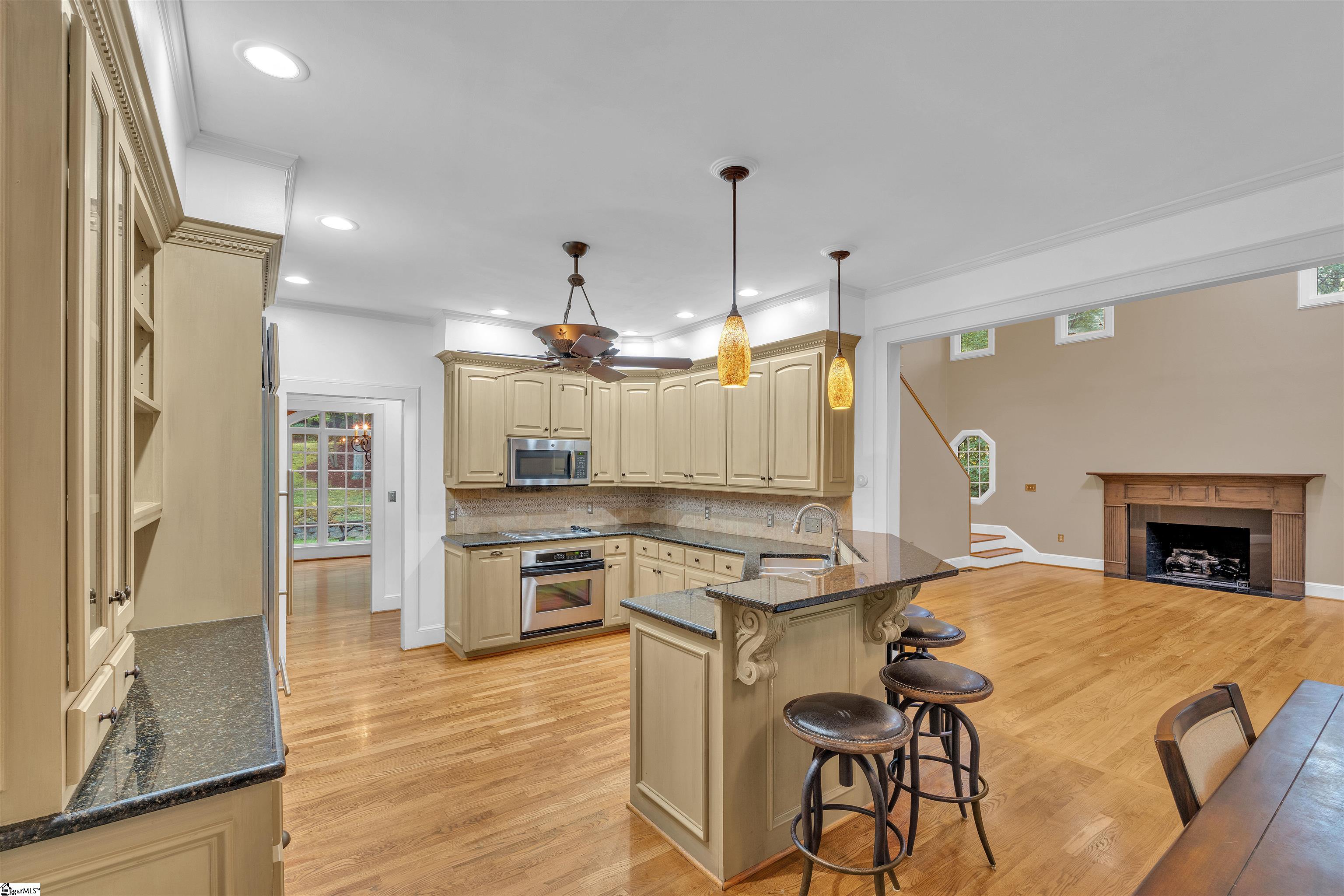 Spartanburg, South Carolina, 29306, United States, 4 Bedrooms Bedrooms, ,5 BathroomsBathrooms,Residential,For Sale,1913209