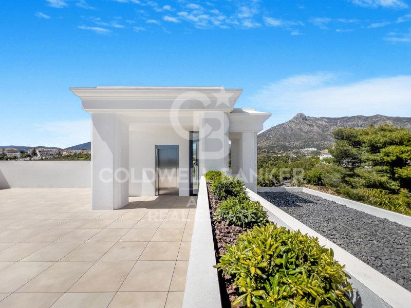 Marbella, Andalusia, ES, 6 Bedrooms Bedrooms, ,6 BathroomsBathrooms,Residential,For Sale,1898329