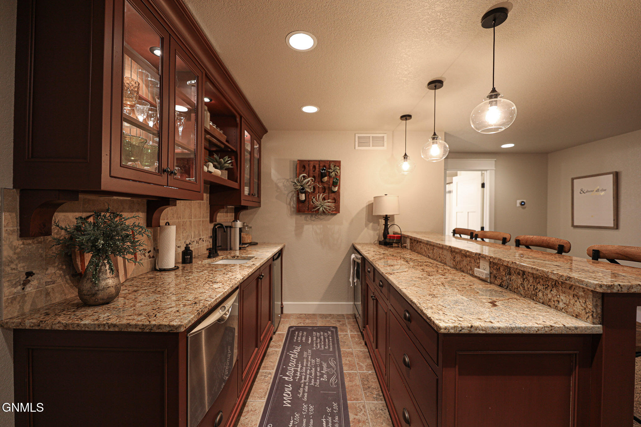 Bismarck, North Dakota, 58503, United States, 6 Bedrooms Bedrooms, ,5 BathroomsBathrooms,Residential,For Sale,1980273