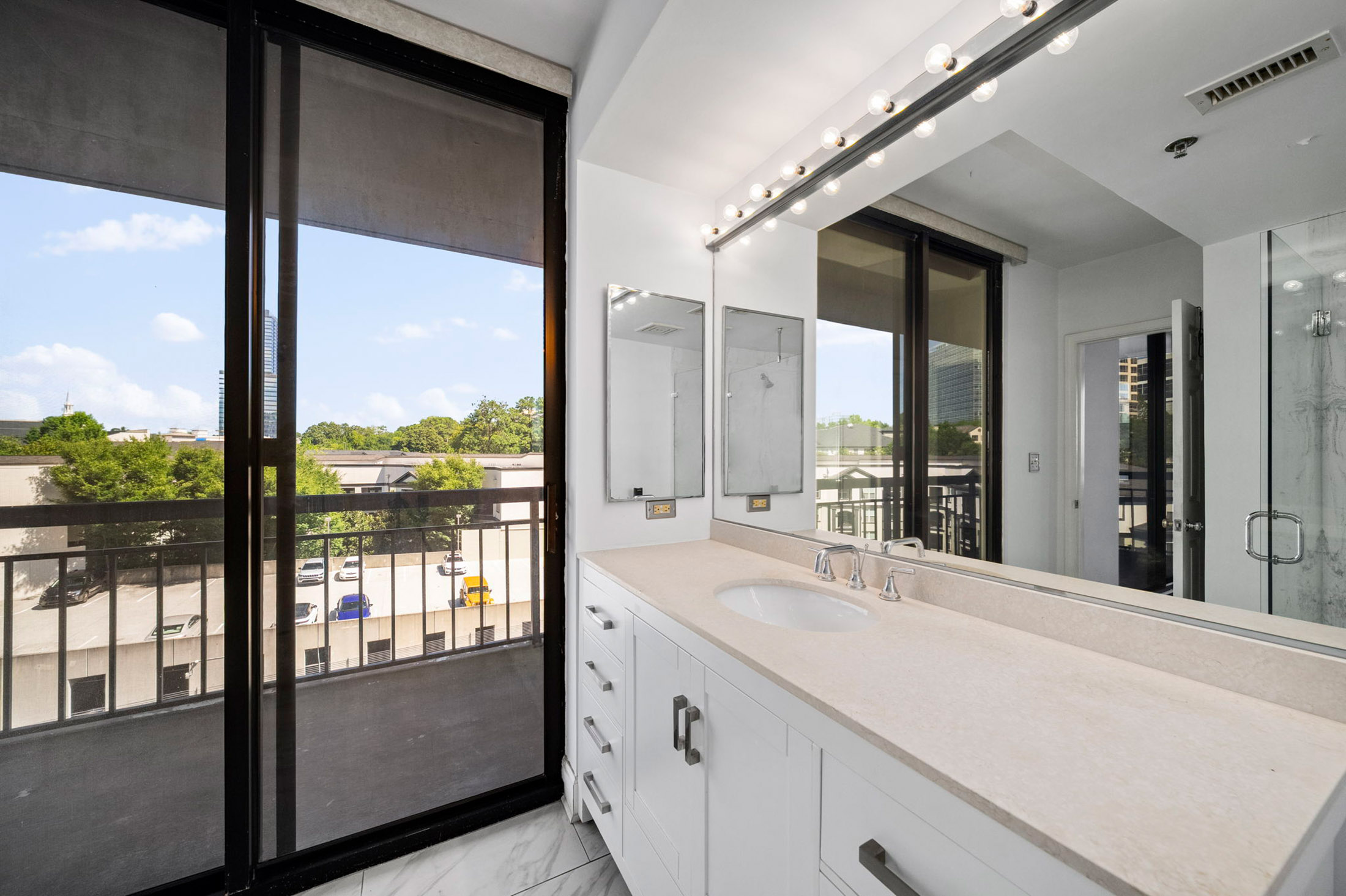  Easy, Elevated Living in the Heart of Buckhead - 物件實景