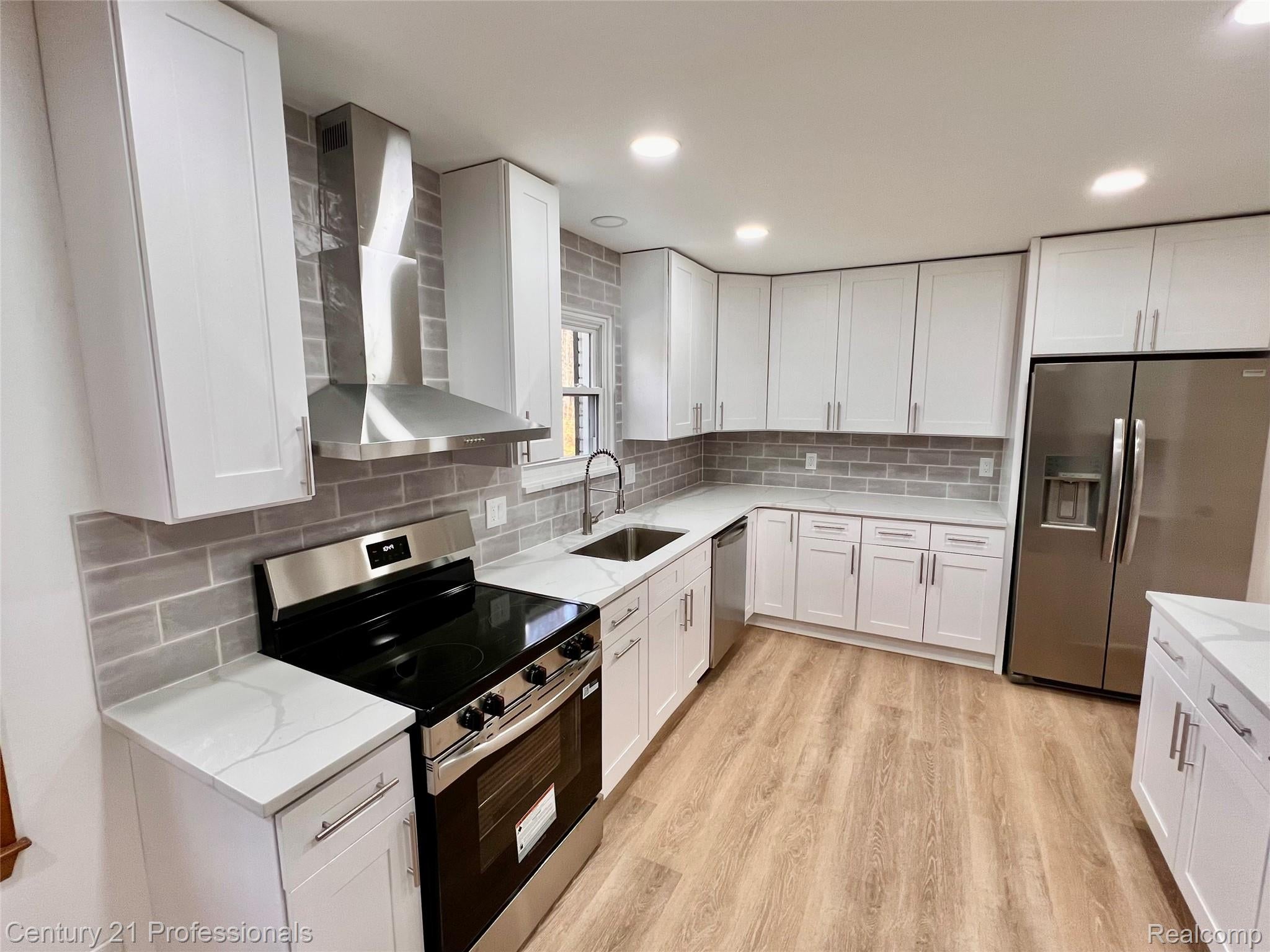 Plymouth, Michigan, 48170, United States, 5 Bedrooms Bedrooms, ,3 BathroomsBathrooms,Residential,For Sale,1982882