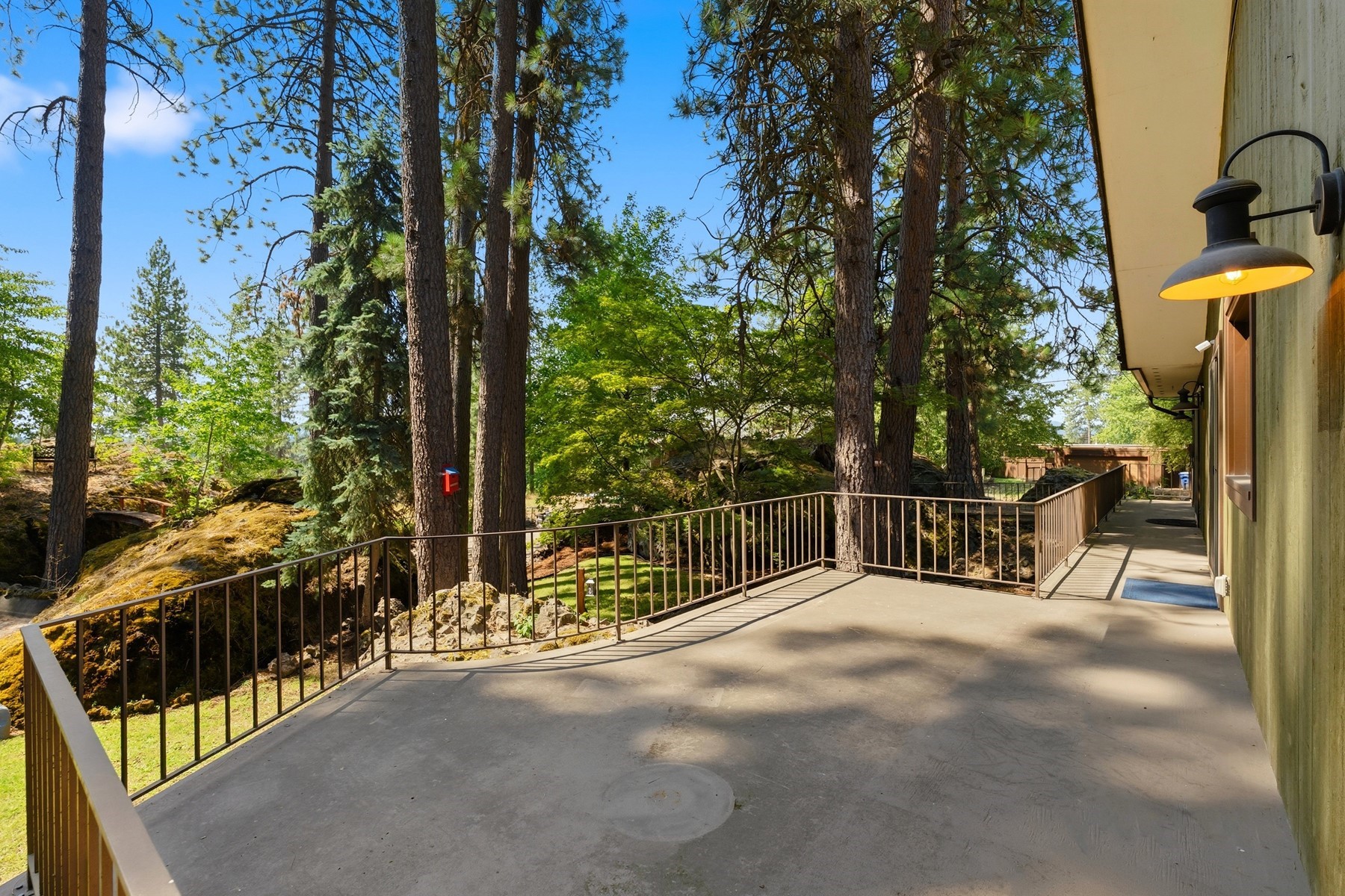  1023 N Crestline Dr - 物件實景