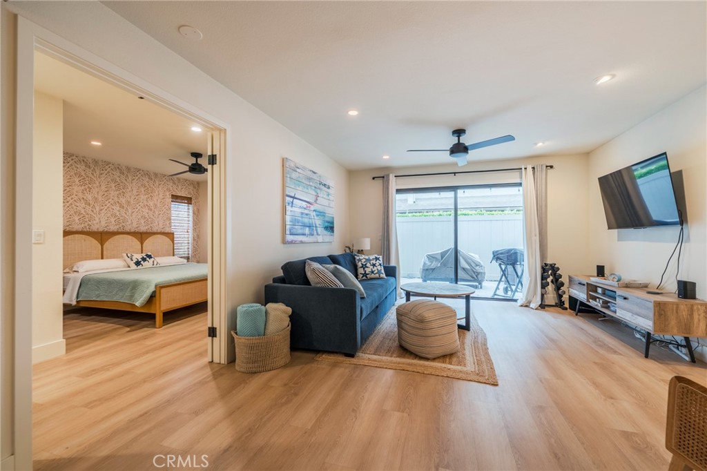 Huntington Beach, California, 92648, United States, 1 Bedroom Bedrooms, ,1 BathroomBathrooms,Residential,For Sale,1969398