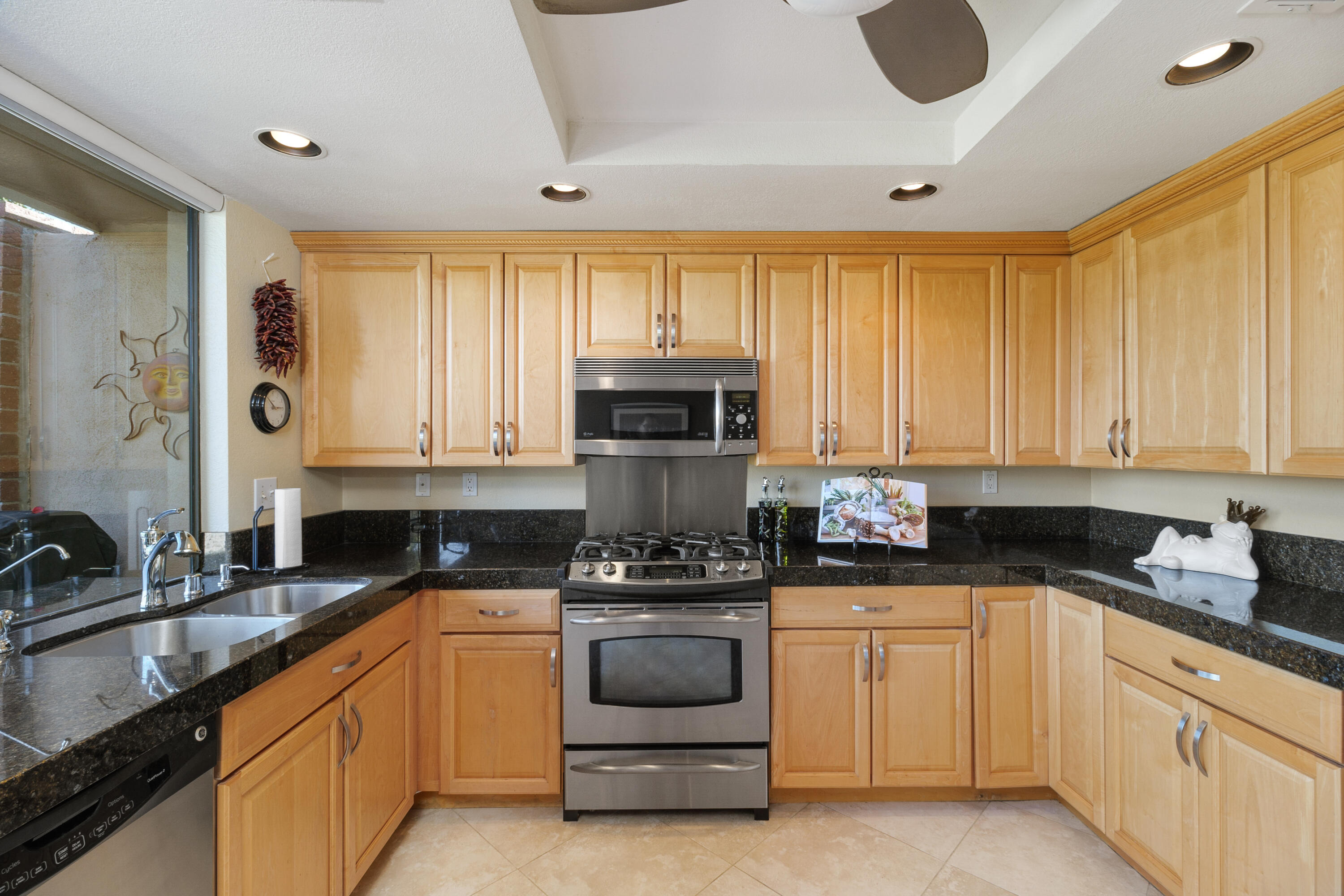 Palm Desert, California, 92260, United States, 2 Bedrooms Bedrooms, ,2 BathroomsBathrooms,Residential,For Sale,1951083