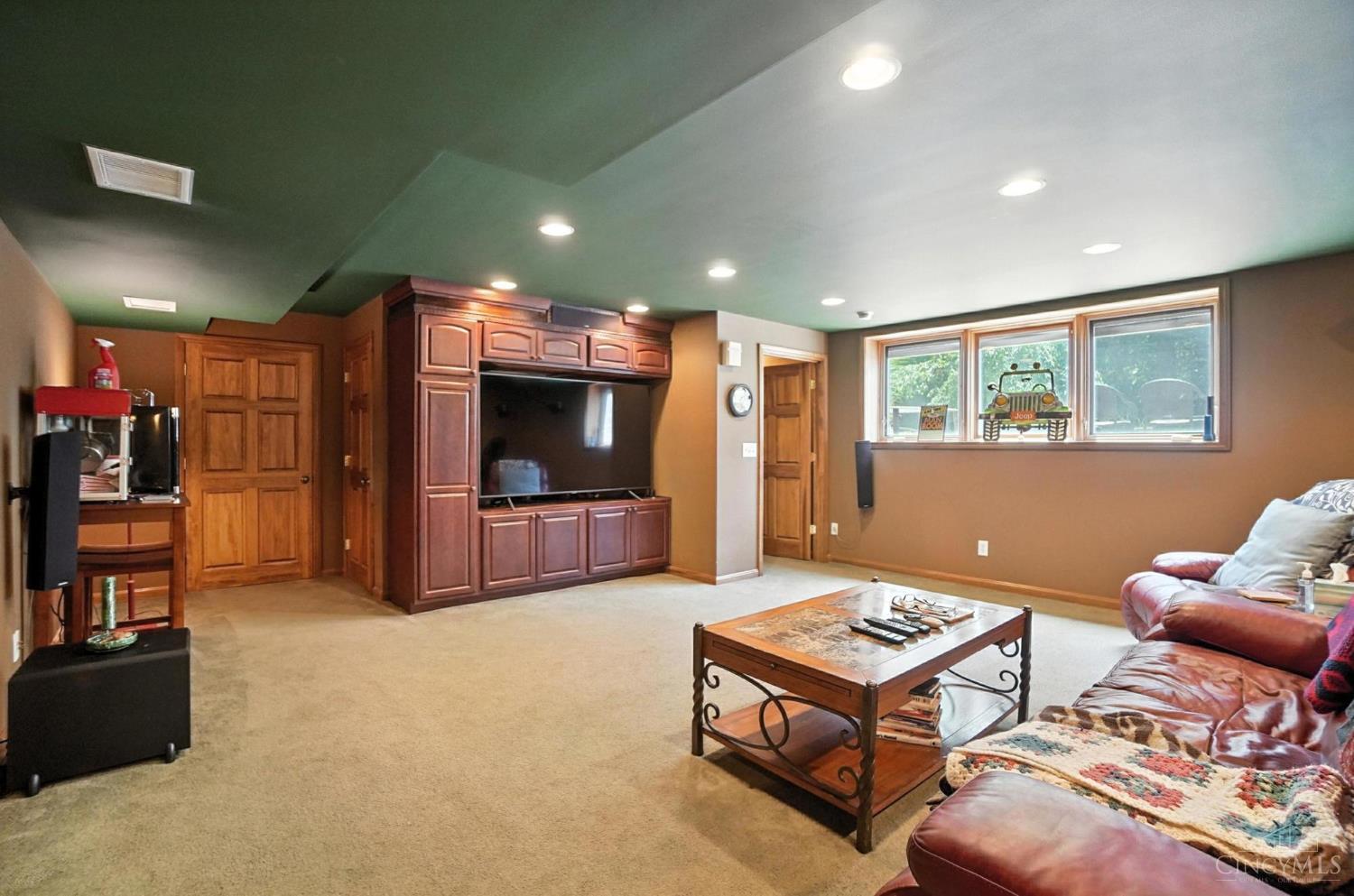 Turtle Creek Twp, Ohio, 45036, United States, 3 Bedrooms Bedrooms, ,4 BathroomsBathrooms,Residential,For Sale,1885358