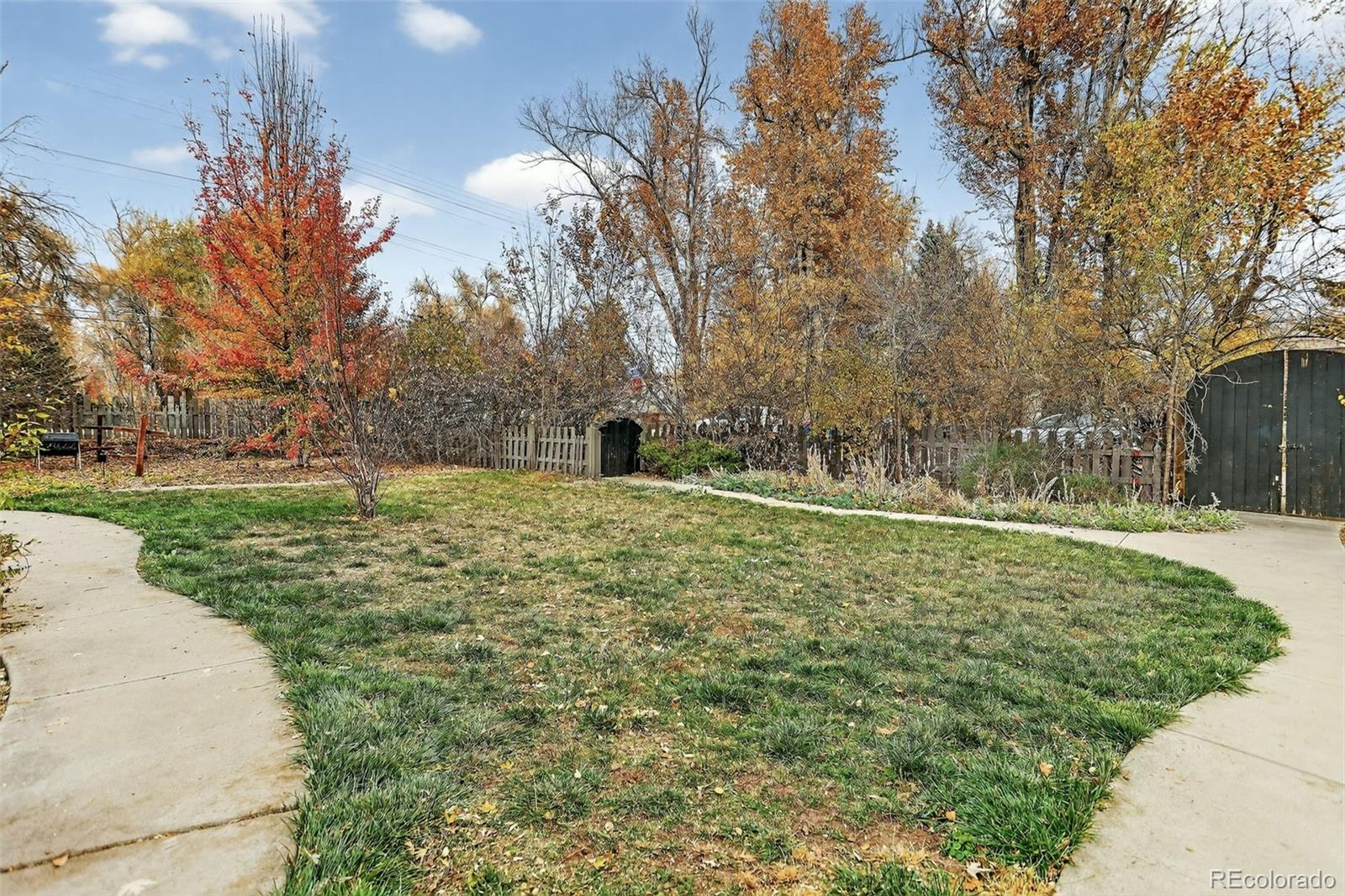 Lakewood, Colorado, 80215, United States, 4 Bedrooms Bedrooms, ,3 BathroomsBathrooms,Residential,For Sale,1991783