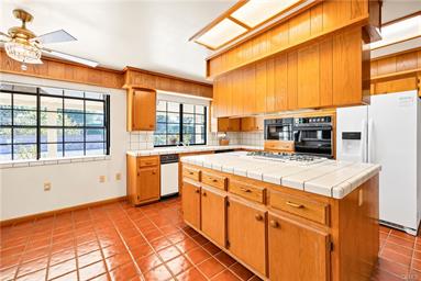 Hemet, California, 92544, United States, 5 Bedrooms Bedrooms, ,3 BathroomsBathrooms,Residential,For Sale,1989117