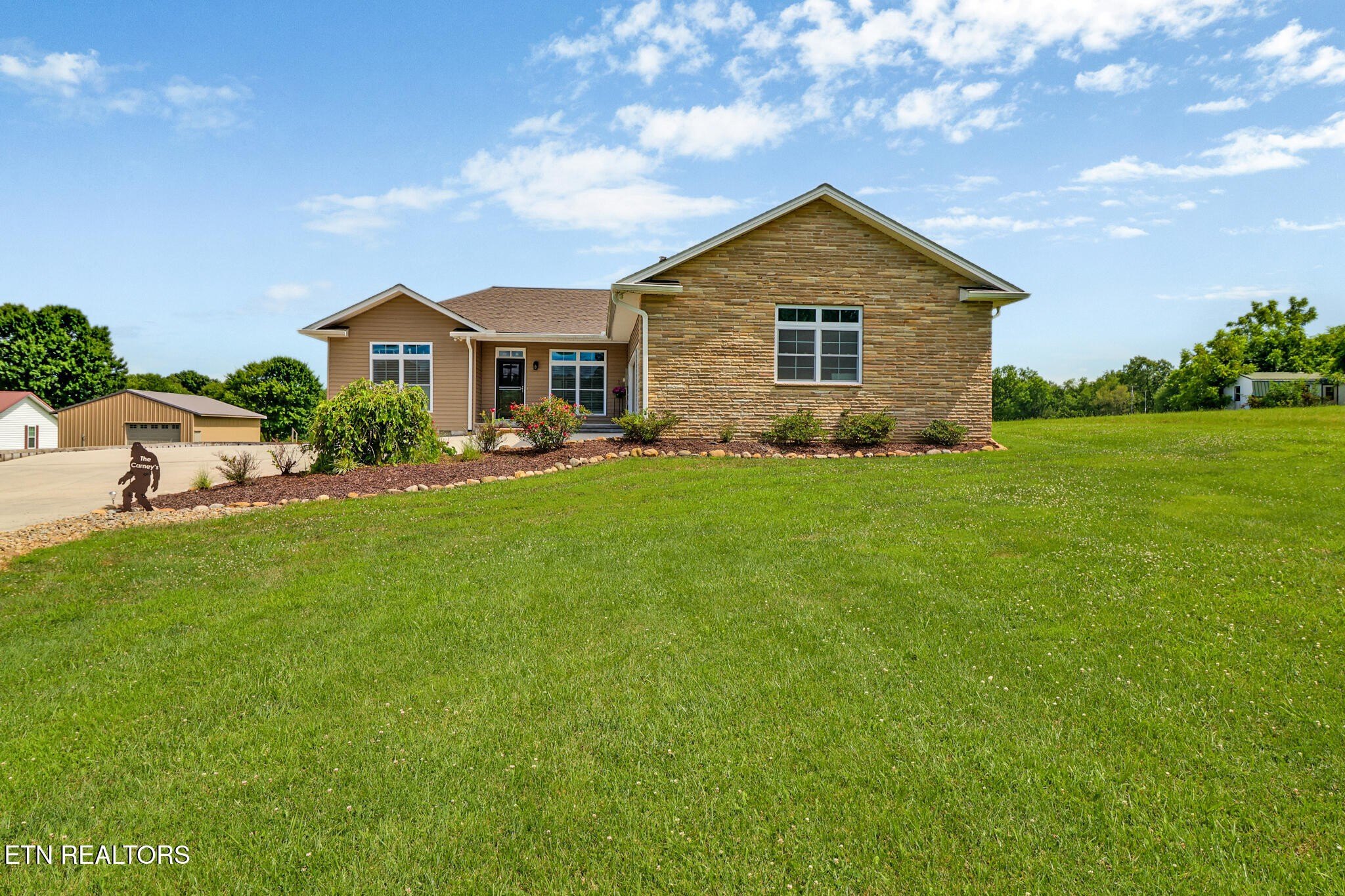 Crossville, Tennessee, 38555, United States, 3 Bedrooms Bedrooms, ,3 BathroomsBathrooms,Residential,For Sale,1921261