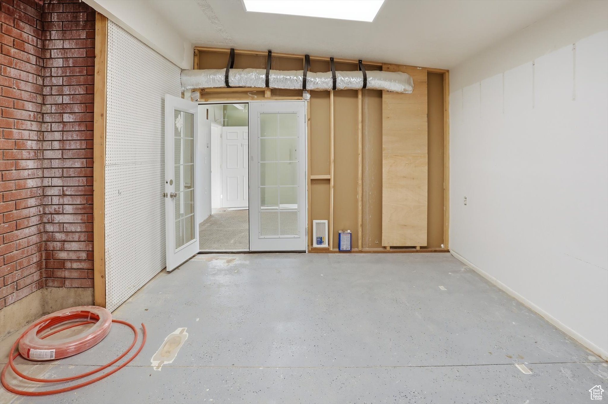 Logan, Utah, 84341, United States, 5 Bedrooms Bedrooms, ,1 BathroomBathrooms,Residential,For Sale,1983930