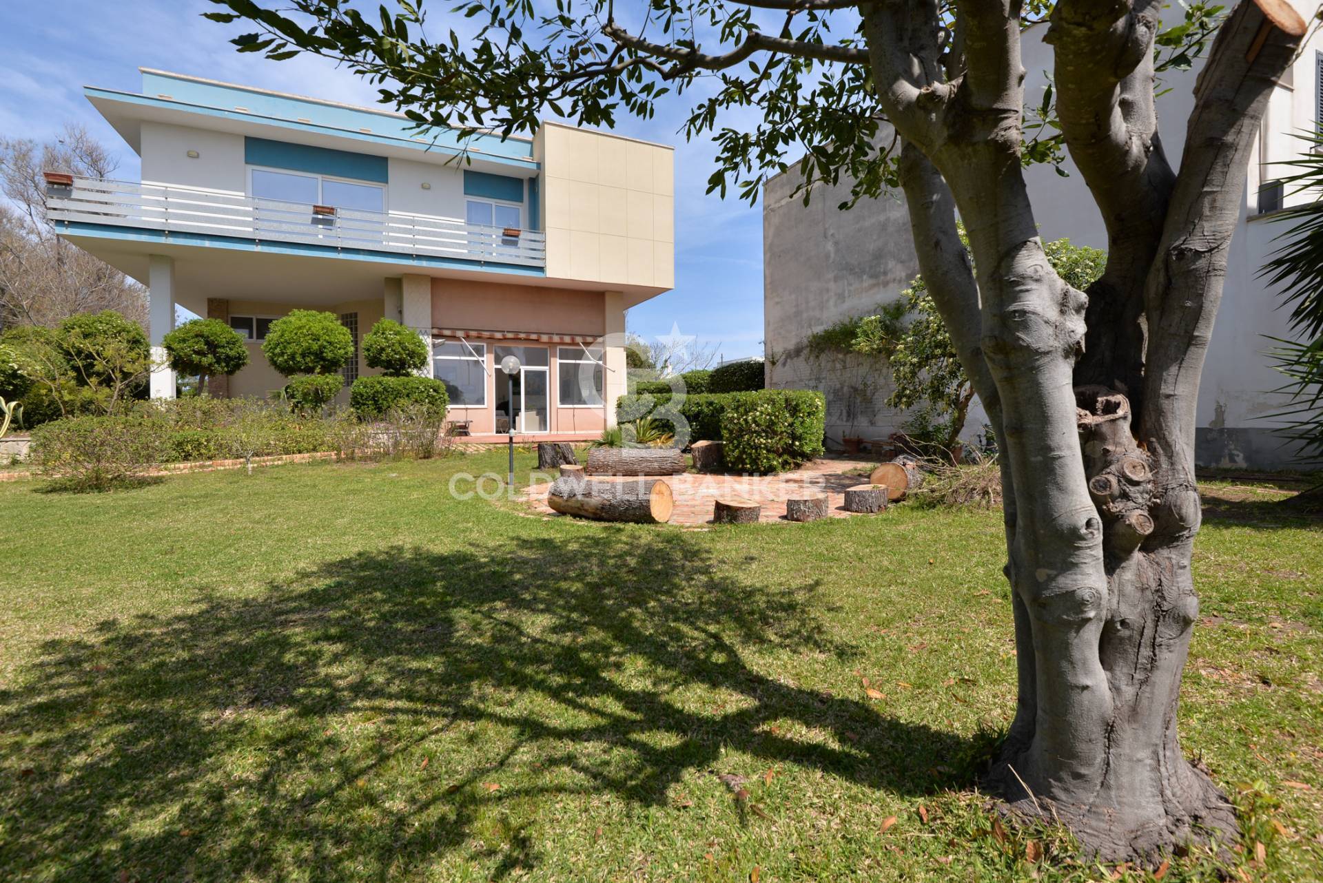 Lecce, Lecce, 73100, IT, 5 Bedrooms Bedrooms, ,3 BathroomsBathrooms,Residential,For Sale,1877519