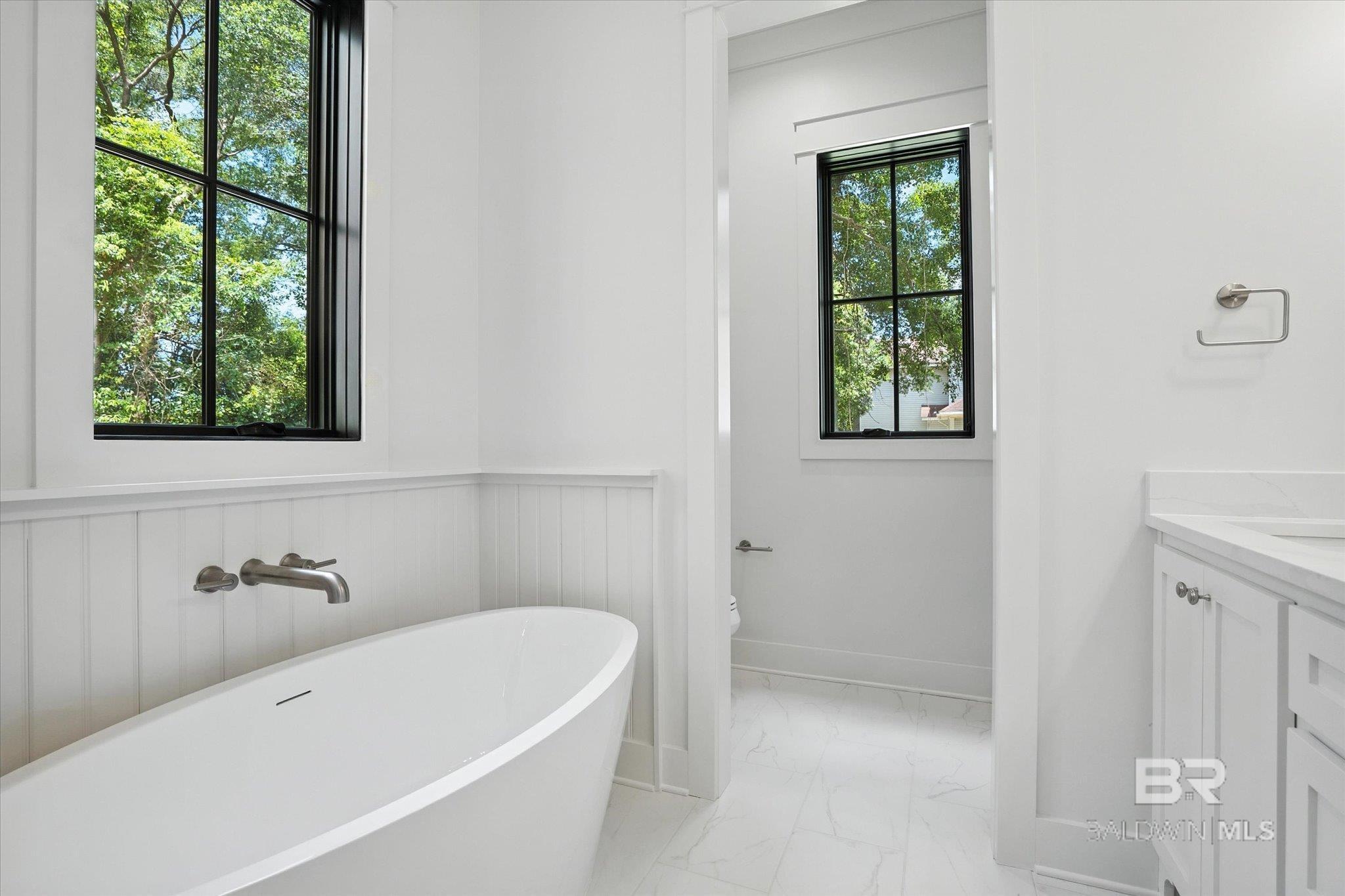Fairhope, Alabama, 36532, United States, 4 Bedrooms Bedrooms, ,4 BathroomsBathrooms,Residential,For Sale,1804171