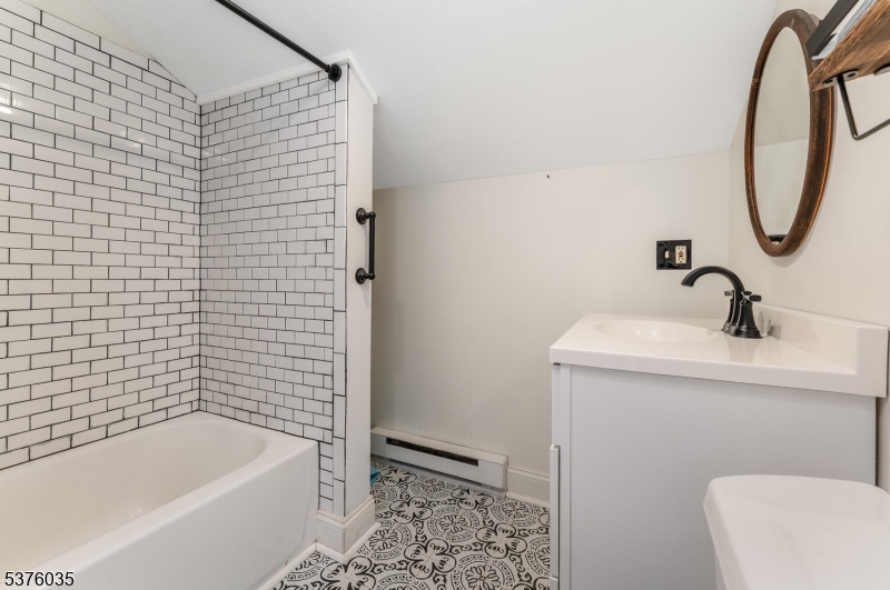 Phillipsburg Town, New Jersey, 08865, United States, 6 Bedrooms Bedrooms, ,4 BathroomsBathrooms,Residential,For Sale,1918649