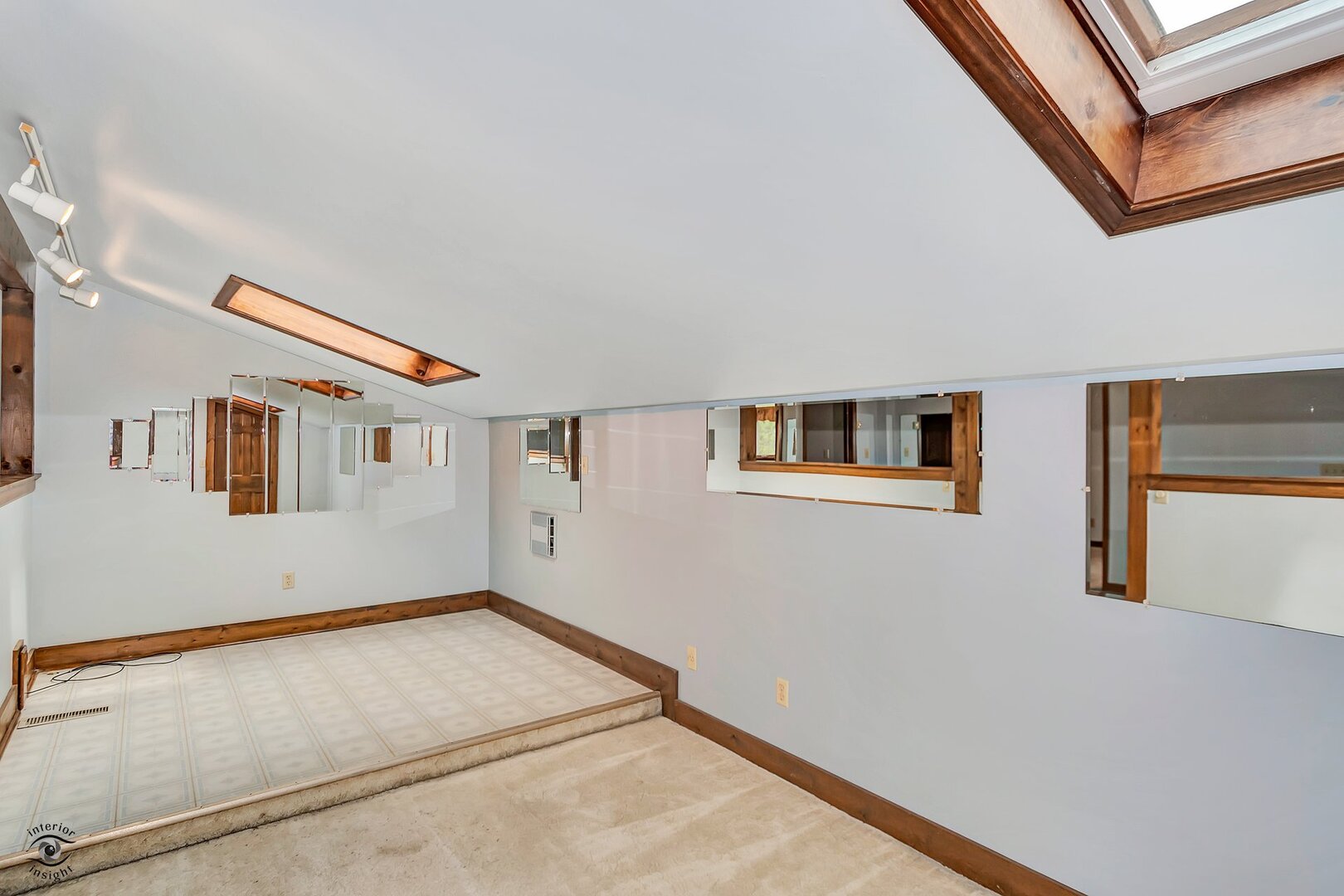 St. Anne, Illinois, 60964, United States, 4 Bedrooms Bedrooms, ,4 BathroomsBathrooms,Residential,For Sale,1901313