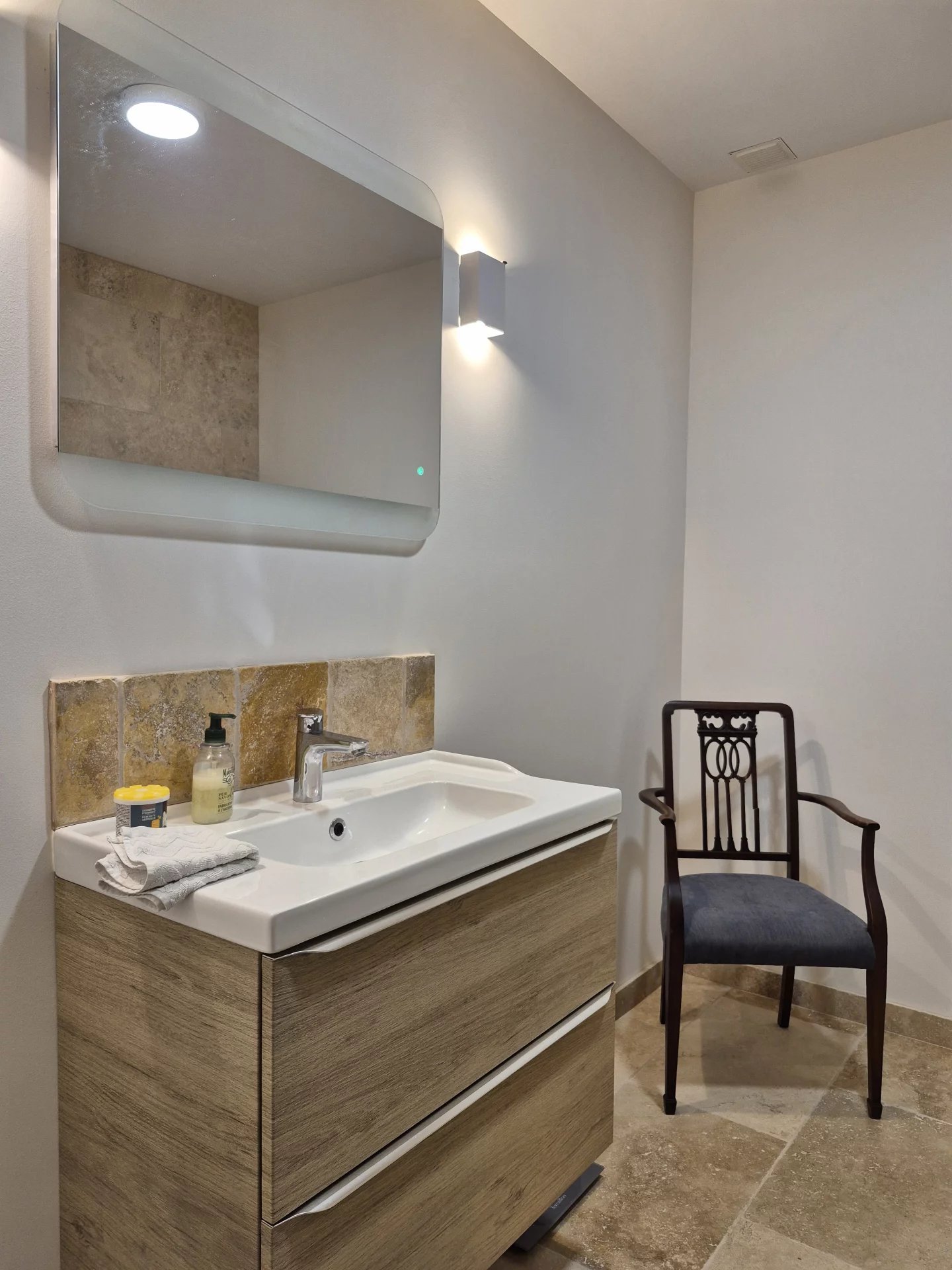 Mougins, Provence-Alpes-Côte d’Azur, 06250, FR, 3 Bedrooms Bedrooms, ,2 BathroomsBathrooms,Residential,For Sale,1995555