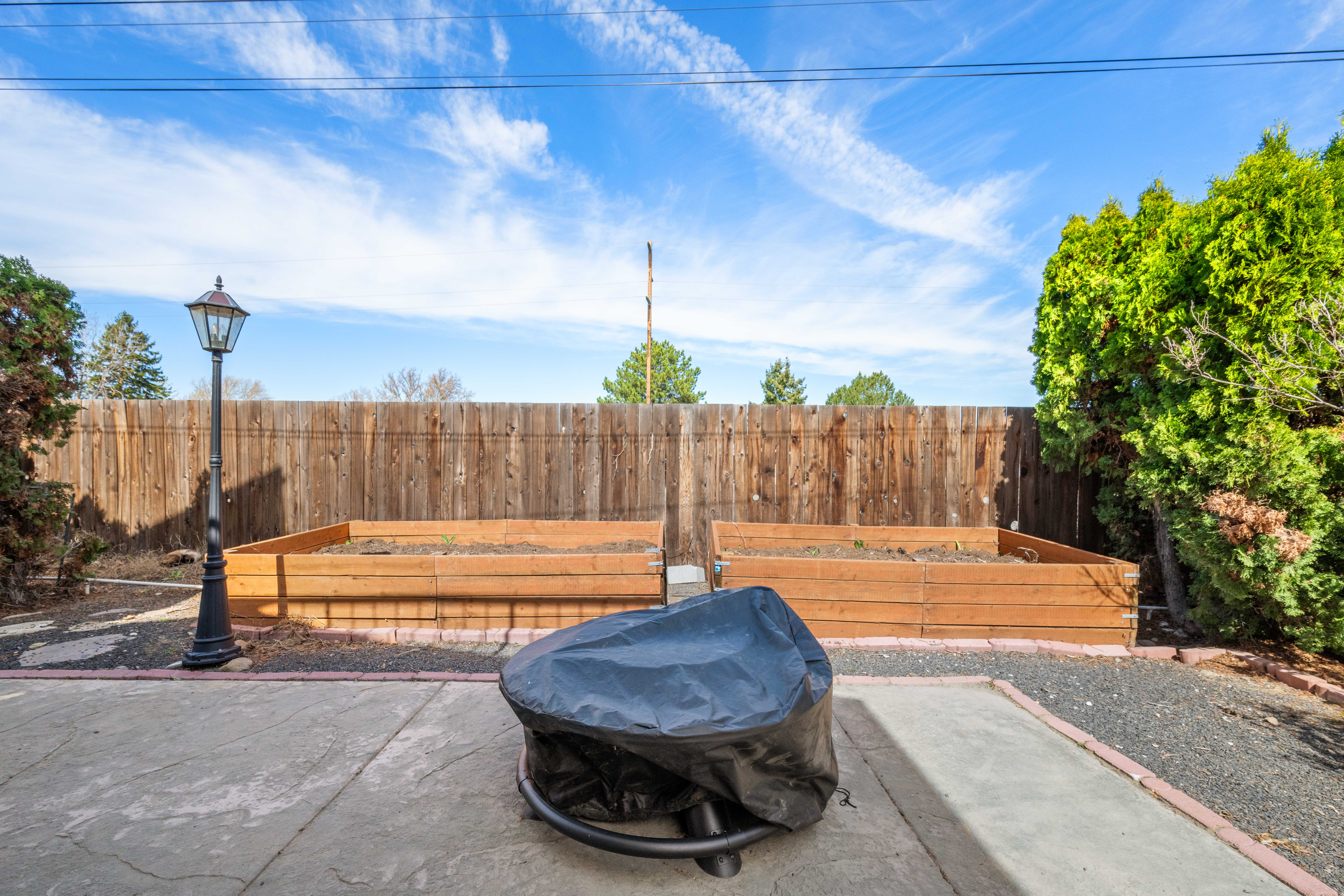  Stunning Views & Solar Panel Efficiency - 物件實景