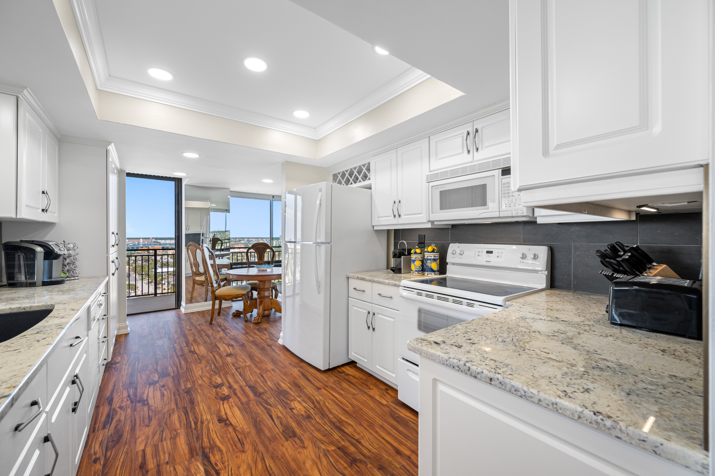 Treasure Island, Florida, 33706, United States, 2 Bedrooms Bedrooms, ,2 BathroomsBathrooms,Residential,For Sale,1998023