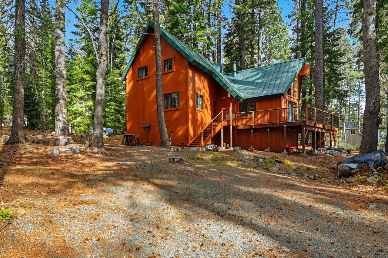 Soda Springs, California, 95728, United States, 3 Bedrooms Bedrooms, ,2 BathroomsBathrooms,Residential,For Sale,1998980