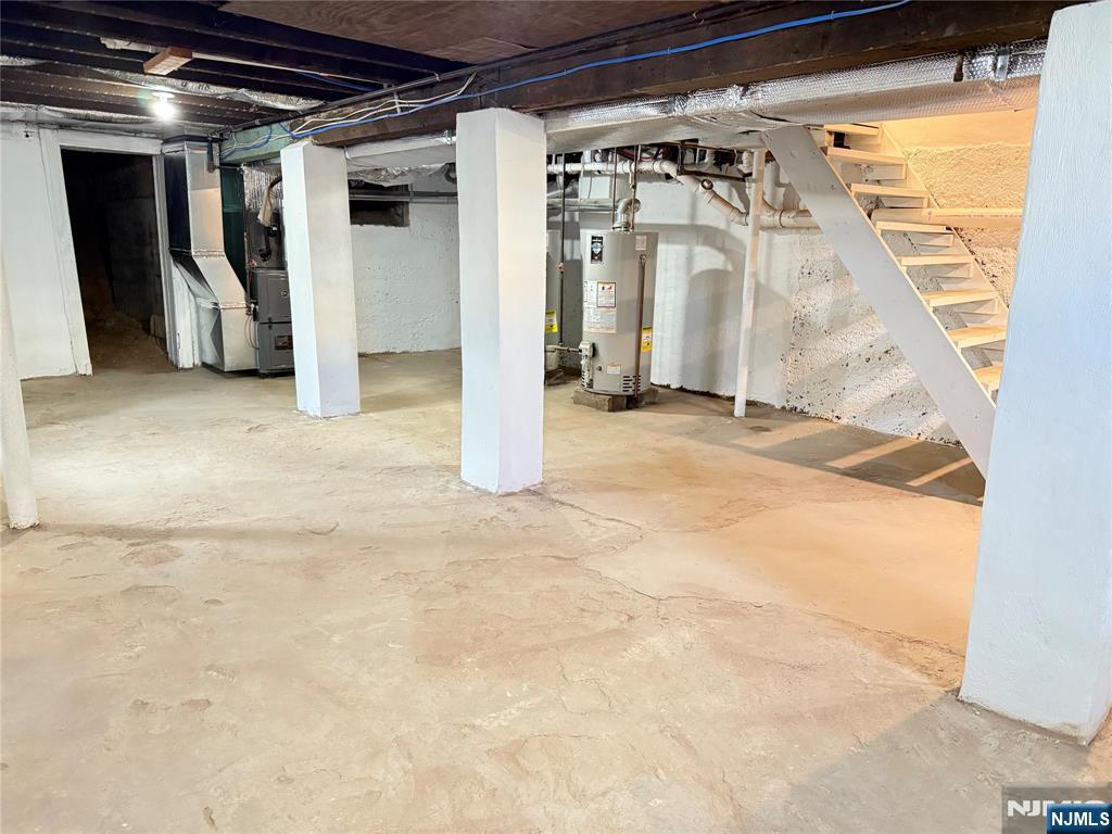 Garfield, New Jersey, 07026, United States, 3 Bedrooms Bedrooms, ,2 BathroomsBathrooms,Residential,For Sale,1998412