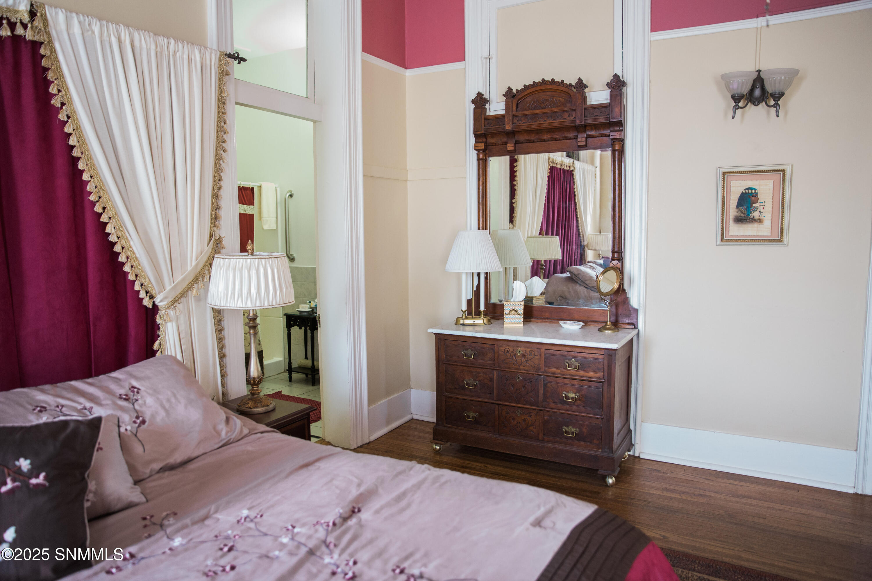 Silver City, New Mexico, 88061, United States, 5 Bedrooms Bedrooms, ,6 BathroomsBathrooms,Residential,For Sale,1986302