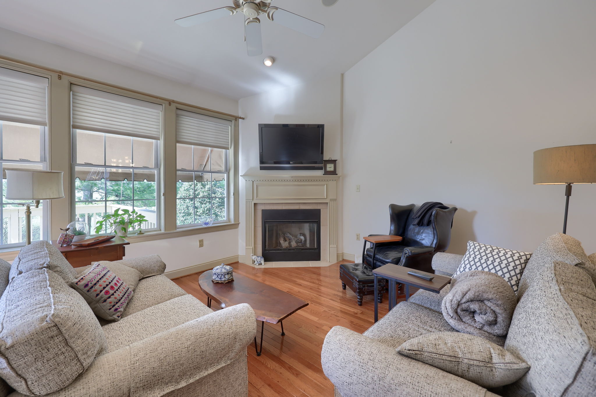  66 FARMVIEW LN - 物件實景