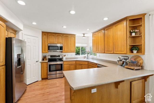 Layton, Utah, 84040, United States, 4 Bedrooms Bedrooms, ,3 BathroomsBathrooms,Residential,For Sale,1987390